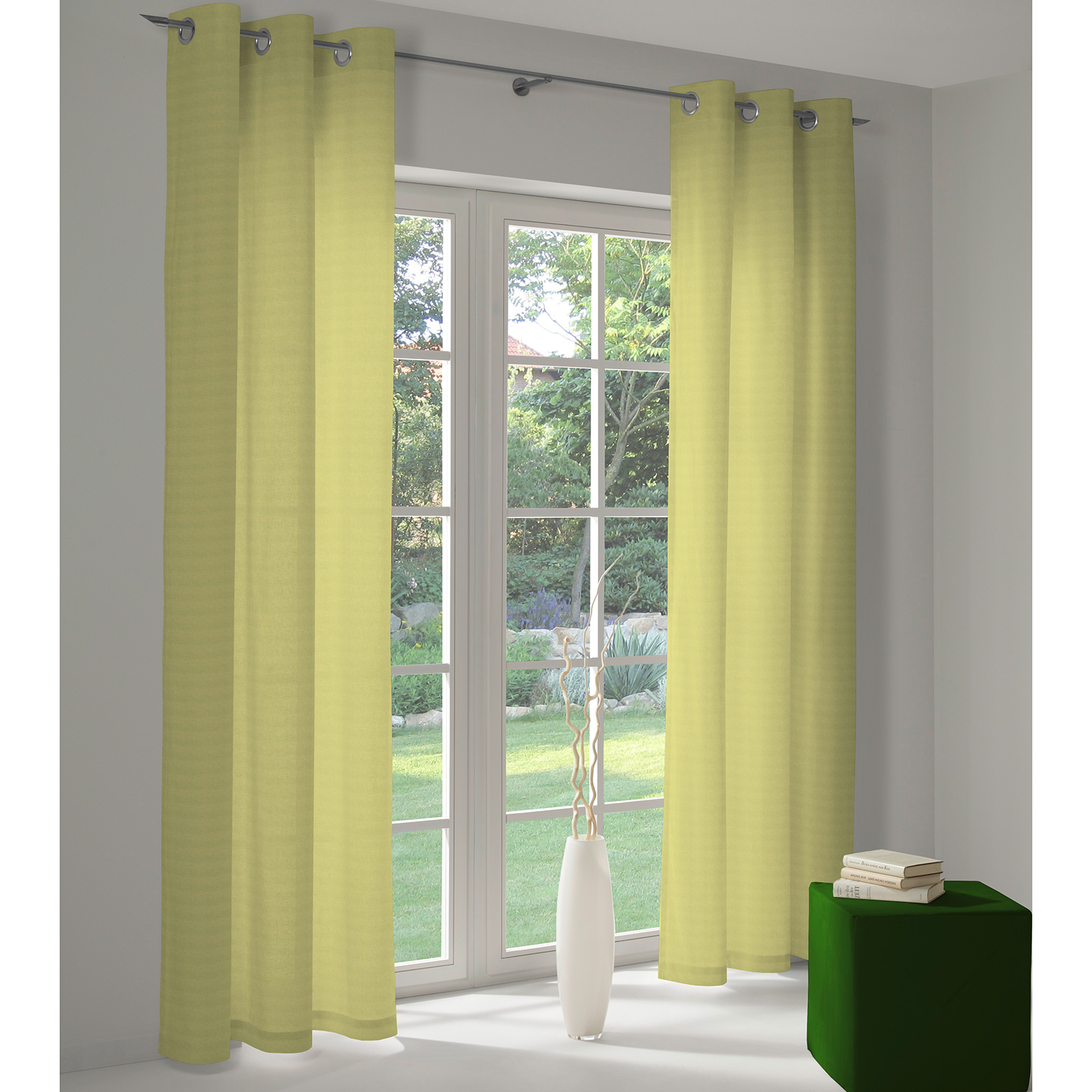 Einzelschal mit Ösen UNI COLLECTION LIGHT - hellgrün - 145x145 cm