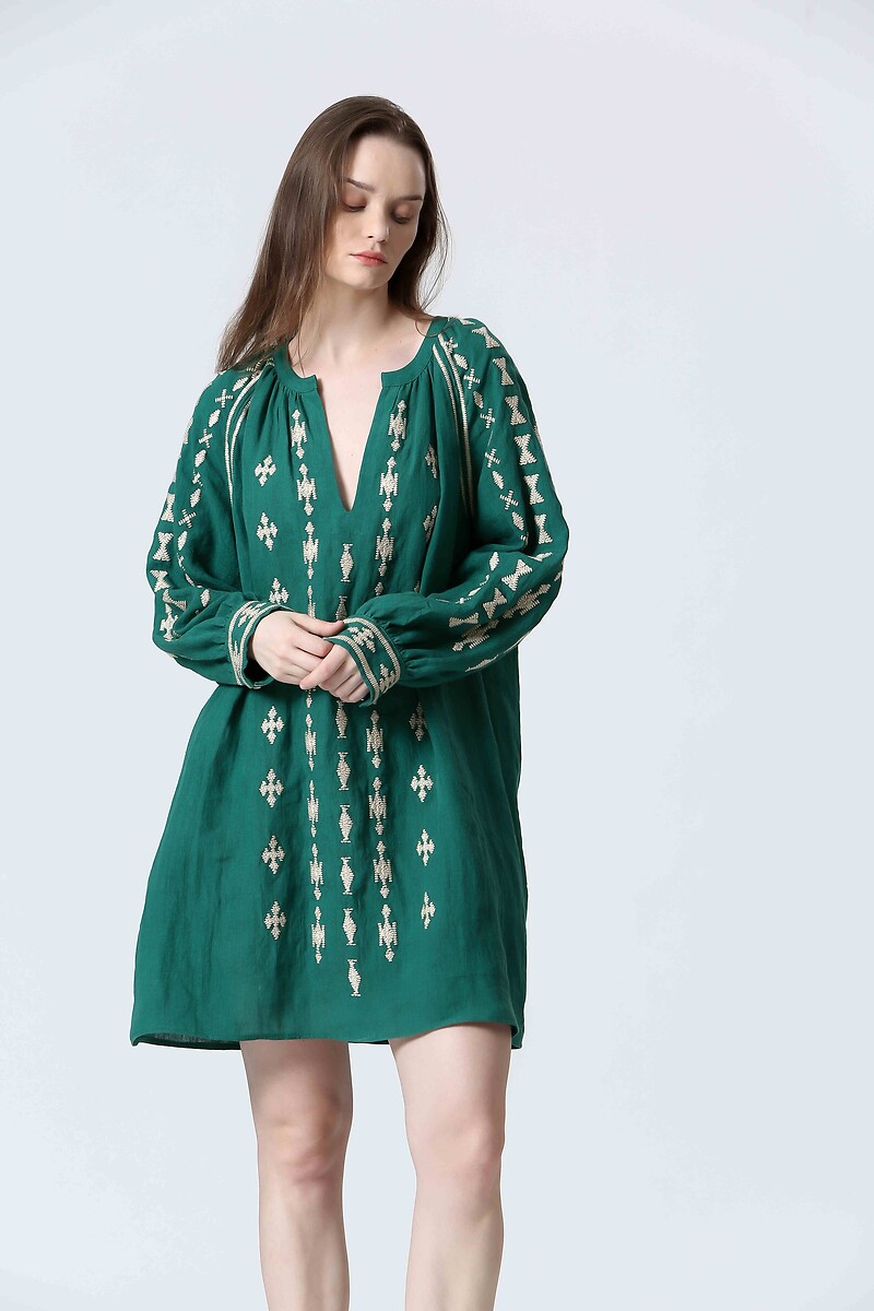 ATÉ BREVE<br>Vestido curto com bordado étnico
