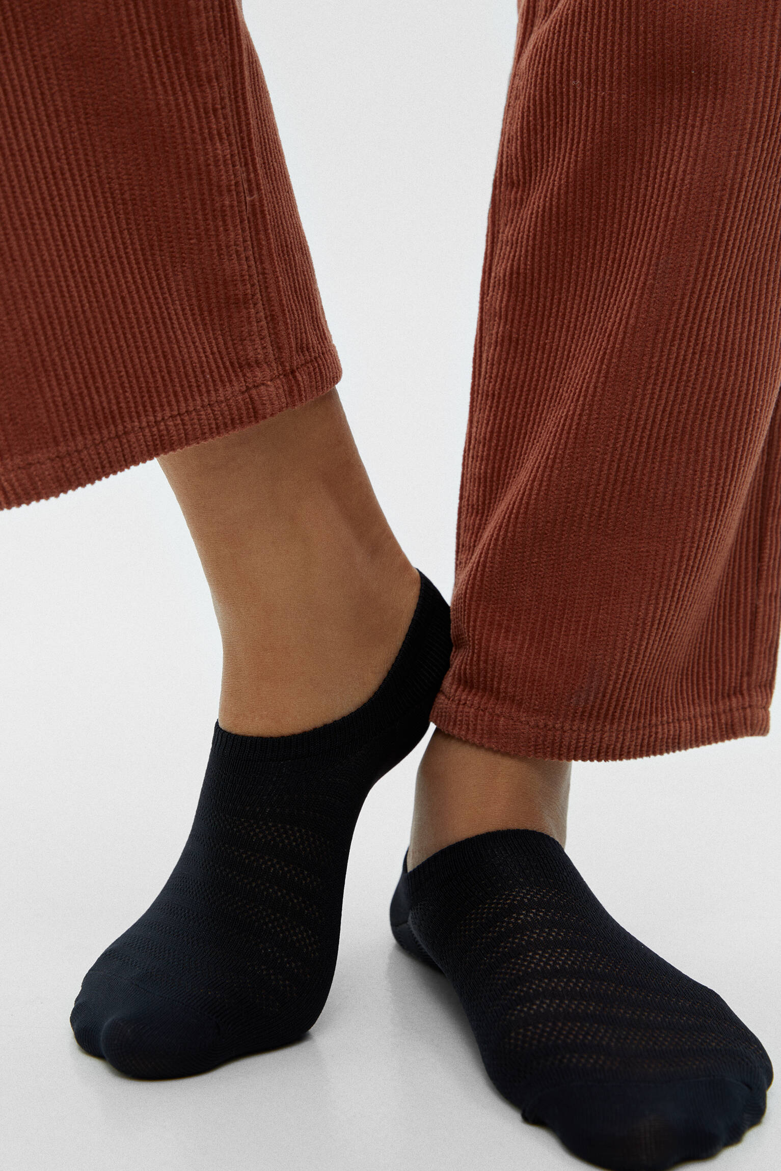 Pacote com 5 pares de meias invisíveis lisas - pretas