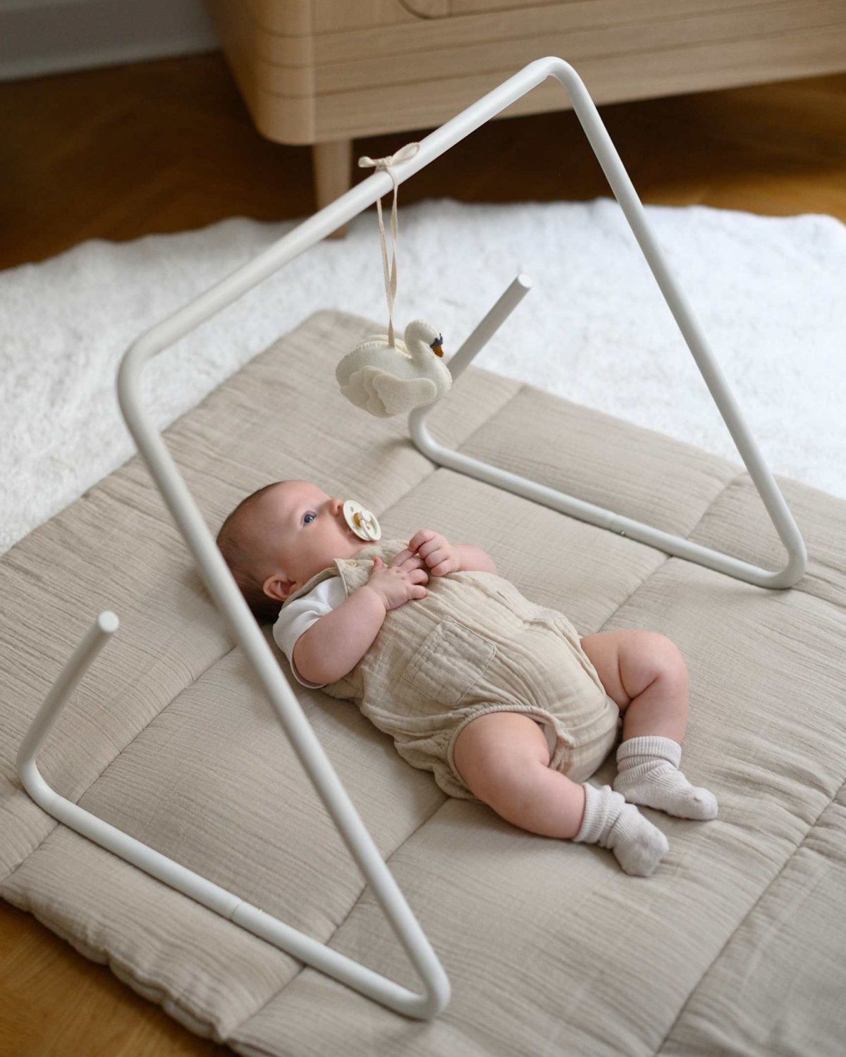 Babygym – Enkelt stativ for oppheng av leker | Baby Gym Lotus