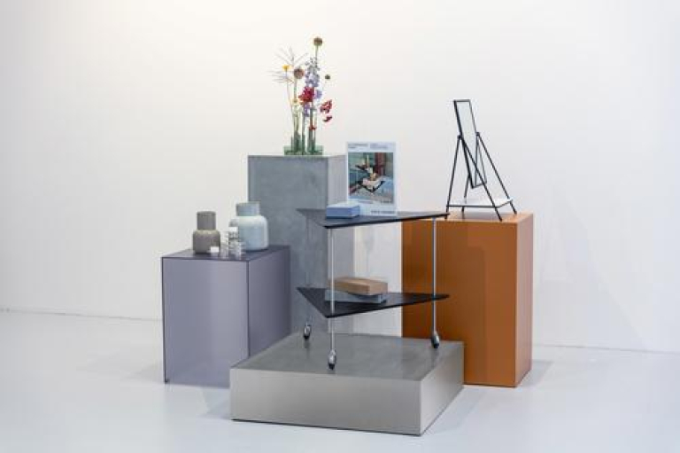 Fritz Hansen AJ trolley walnoot