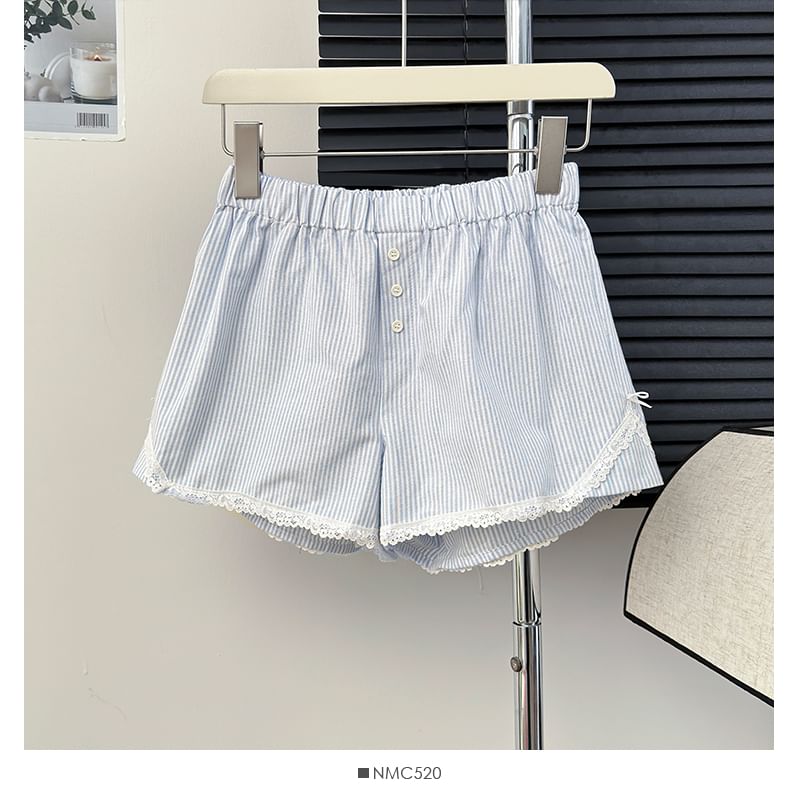 Lemongrass - Casual shorts met kant en strepen