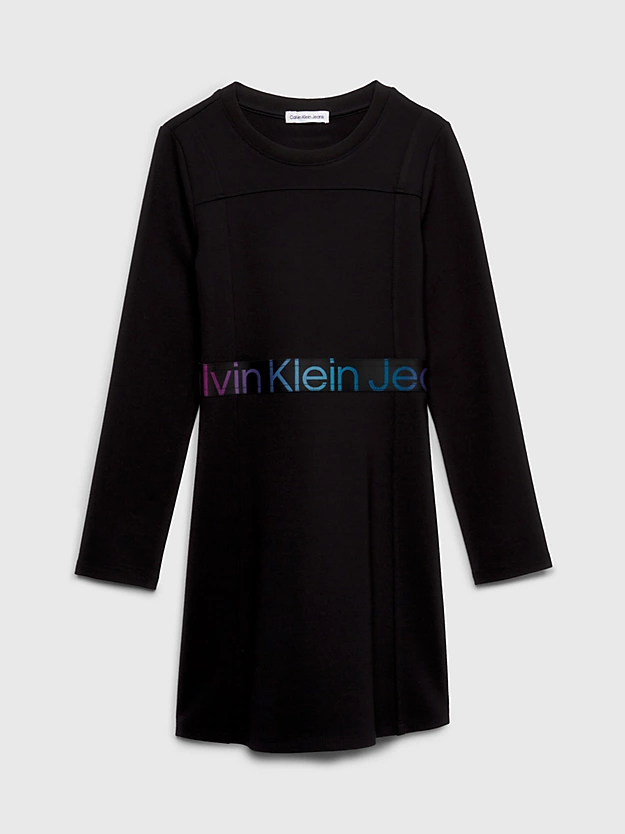 Vestido evasê com logo de costura milanesa