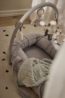 Alice & Fox ASTRID Babynest, Lysegrå