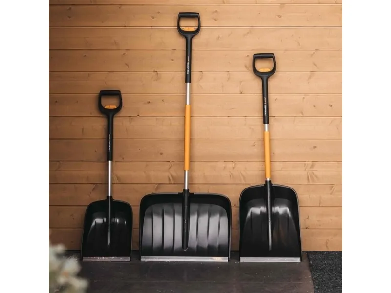 FISKARS BILSNESKOVL MED TELESKOPSKAFT X-SERIES
