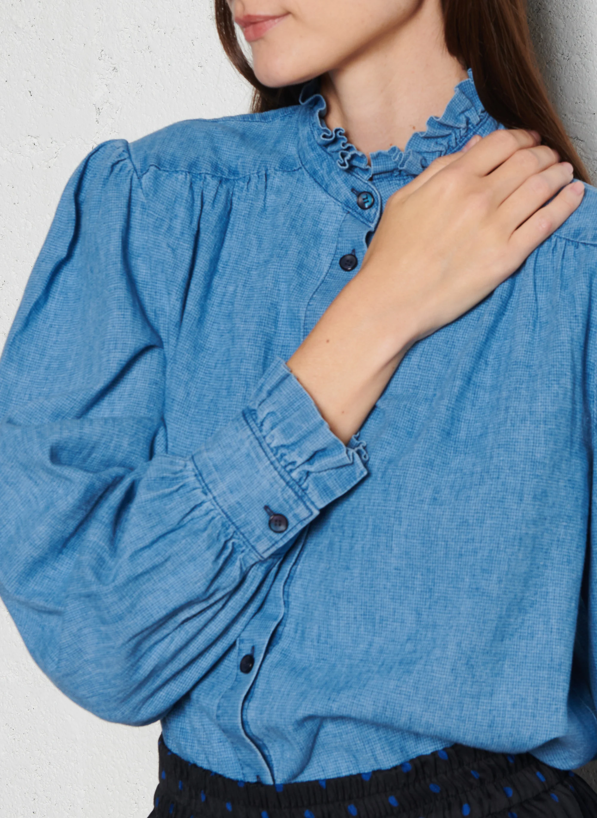 MAXINE - Chemise col victorien ample en coton | Bleu
