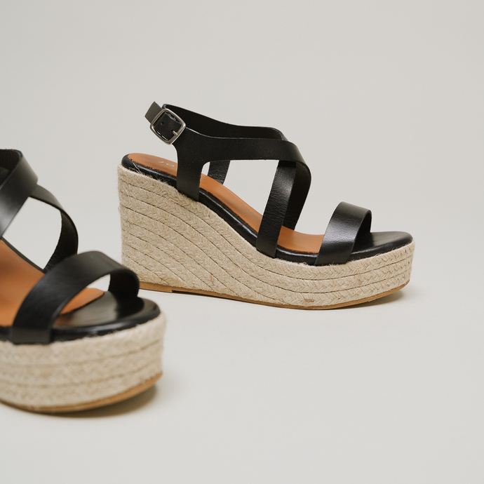 Espadrilles à brides croisées compensées  en cuir noir