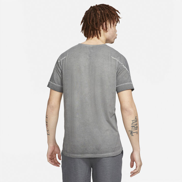 Nike Yoga Nomad Specialty Dyed T Shirt Grå