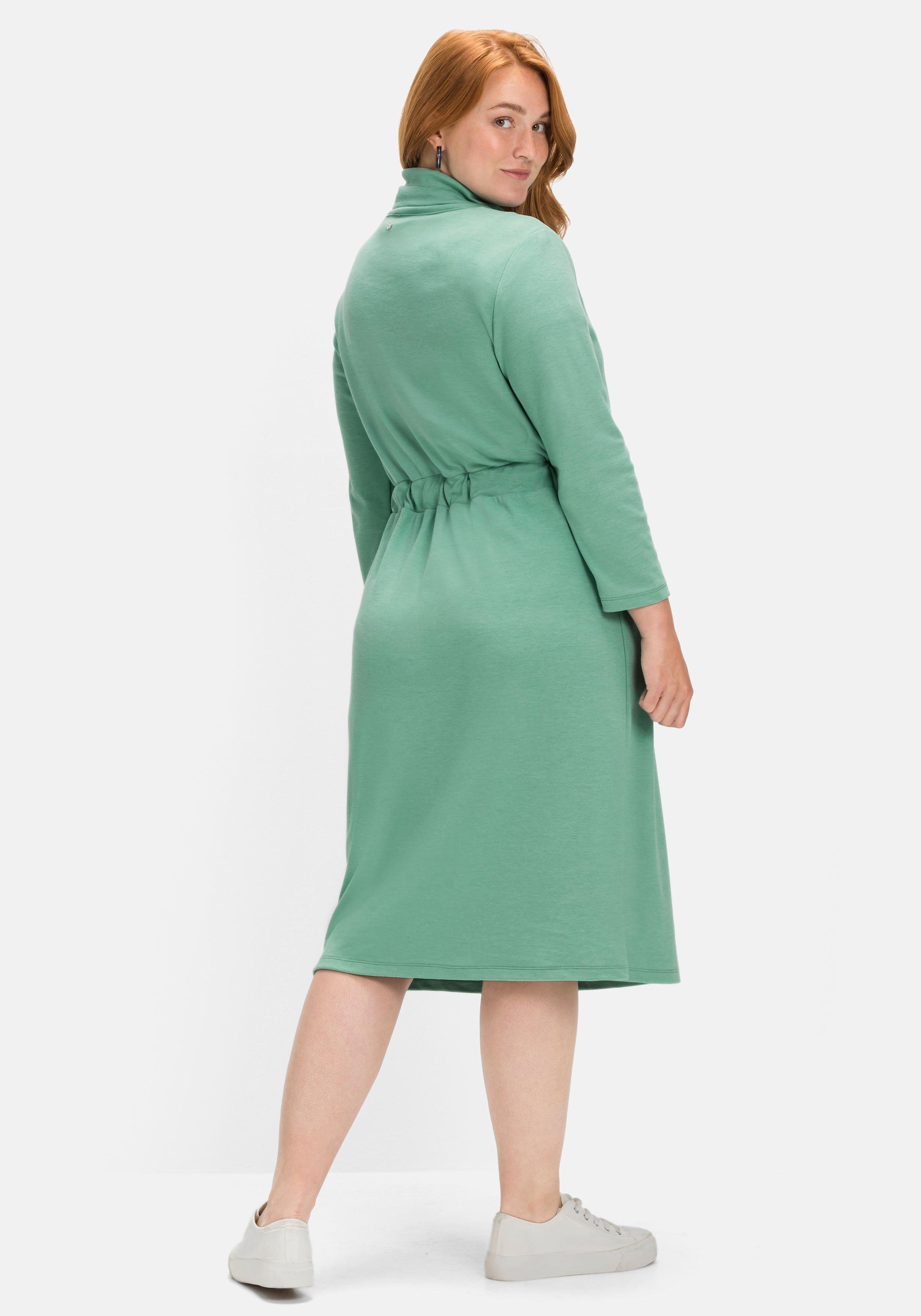 Sweatkleid mit großem Umlegekragen