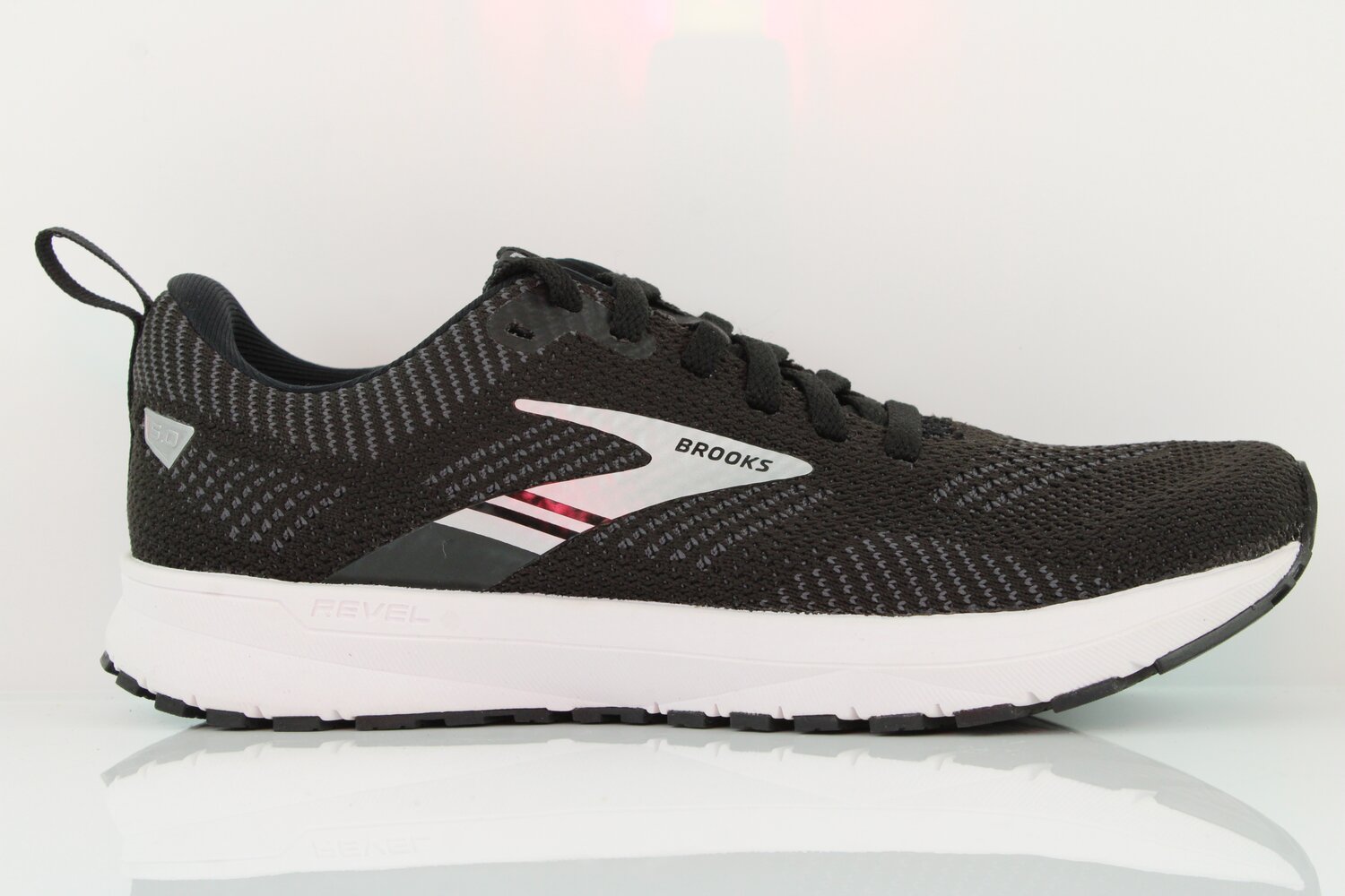 Brooks Revel 5