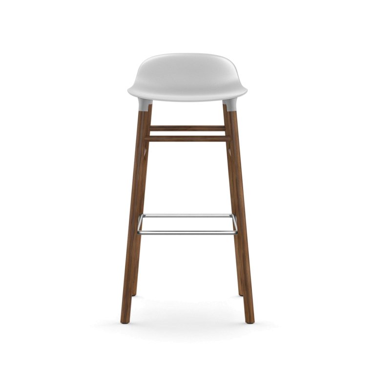 Normann Copenhagen Form Barstool barkruk 75cm met walnoten onderstel zwart