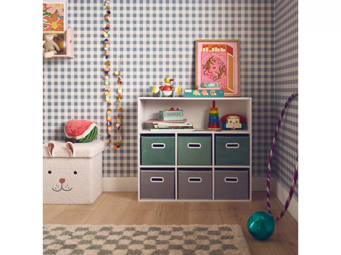 Meuble de rangement pour enfant avec 7 compartiments et 3 paniers verts et 3 paniers gris velours