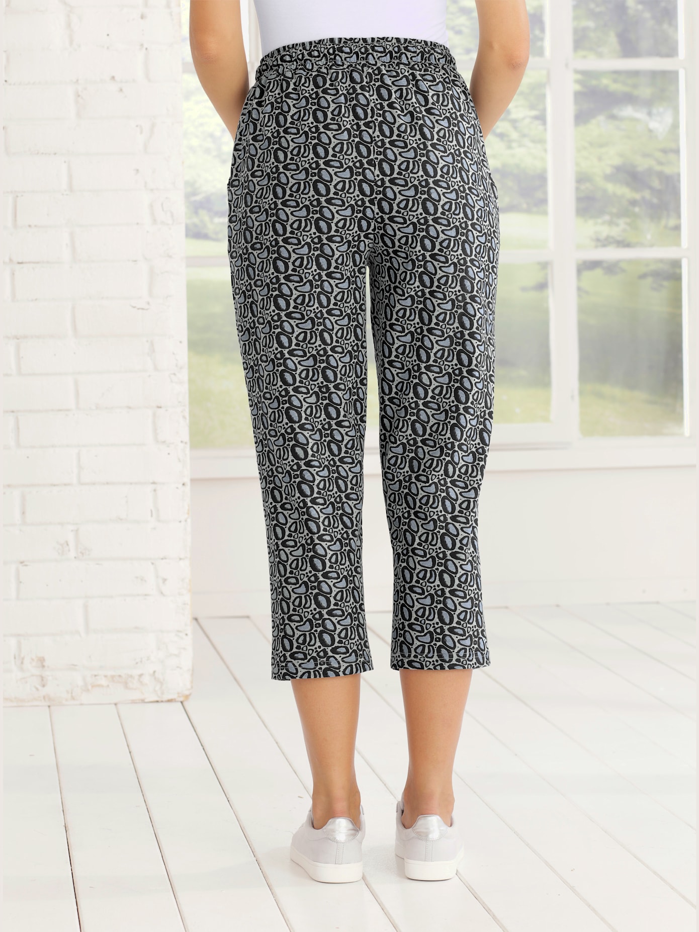 Pantalon de loisirs 7/8 ceinture élastique, coulisse et lien à nouer
