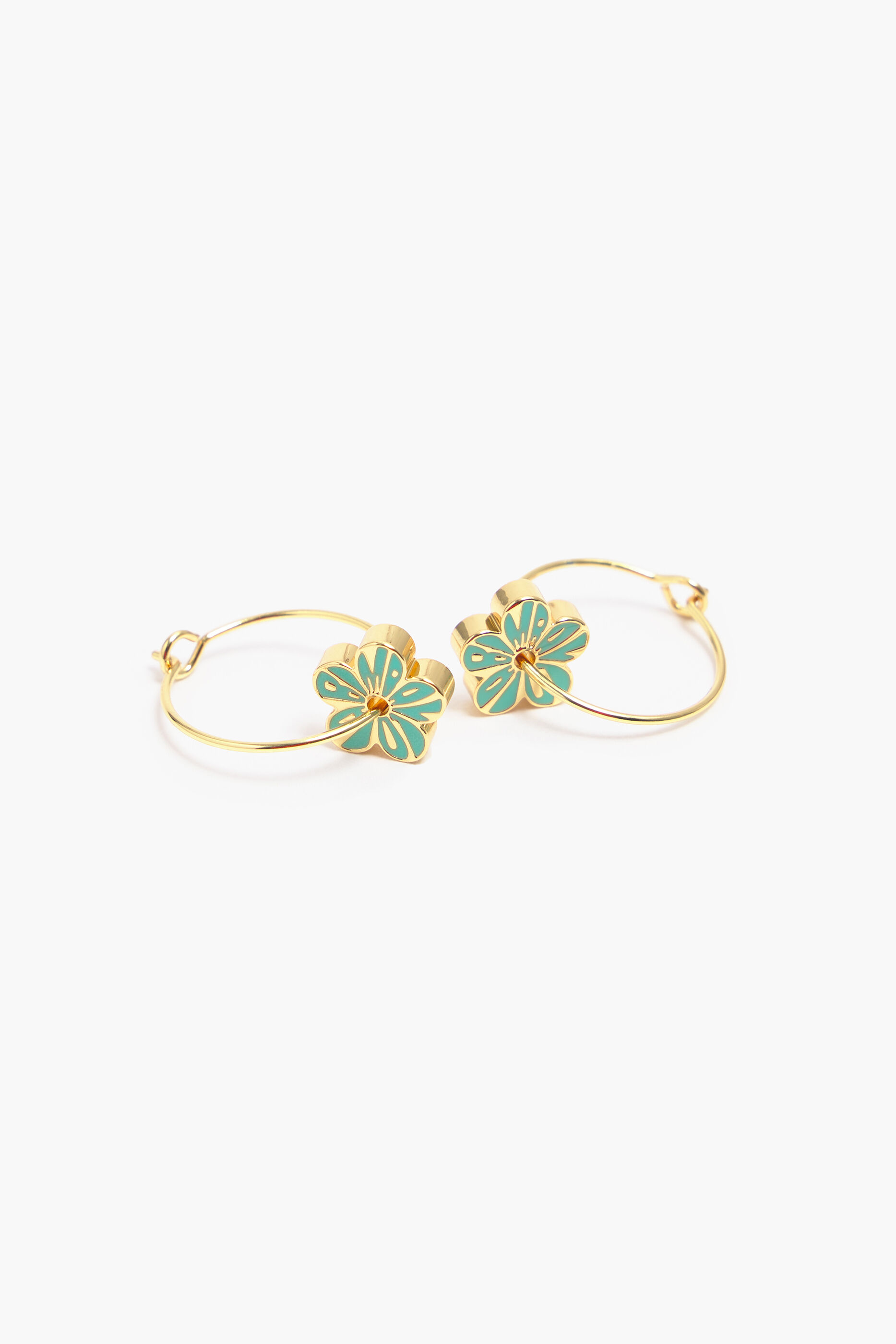 Brincos de argola em formato de flor na cor água-marinha