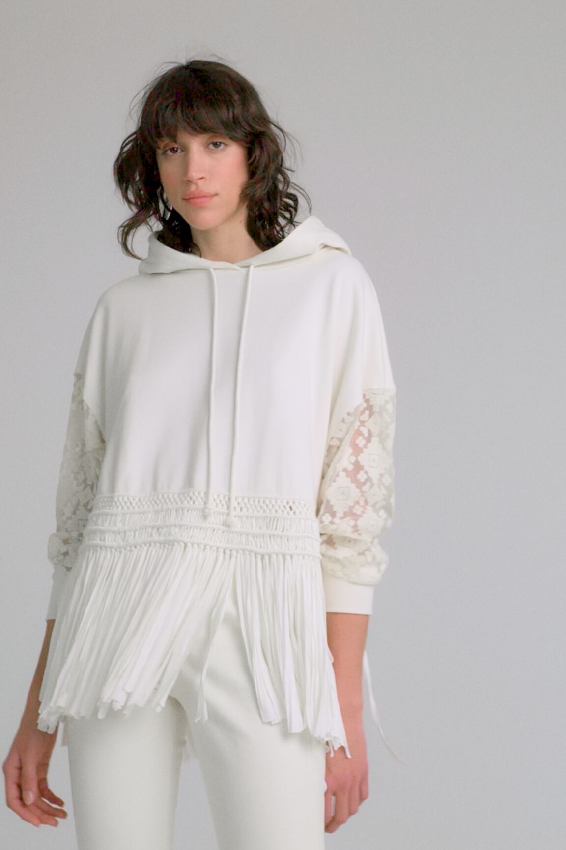 Sweat-shirt franges et dentelle