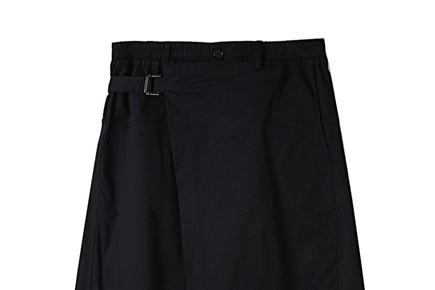 SIMPLE BLACK - Asymmetrische broek met wijde pijpen