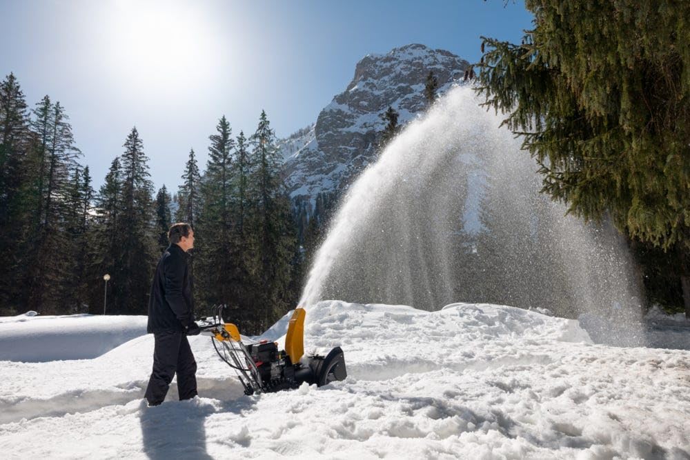 STIGA ST 5262 P Benzin-Schneefräse, 62cm Räumbreite, 50cm Schneetiefe, Scheinwerfer