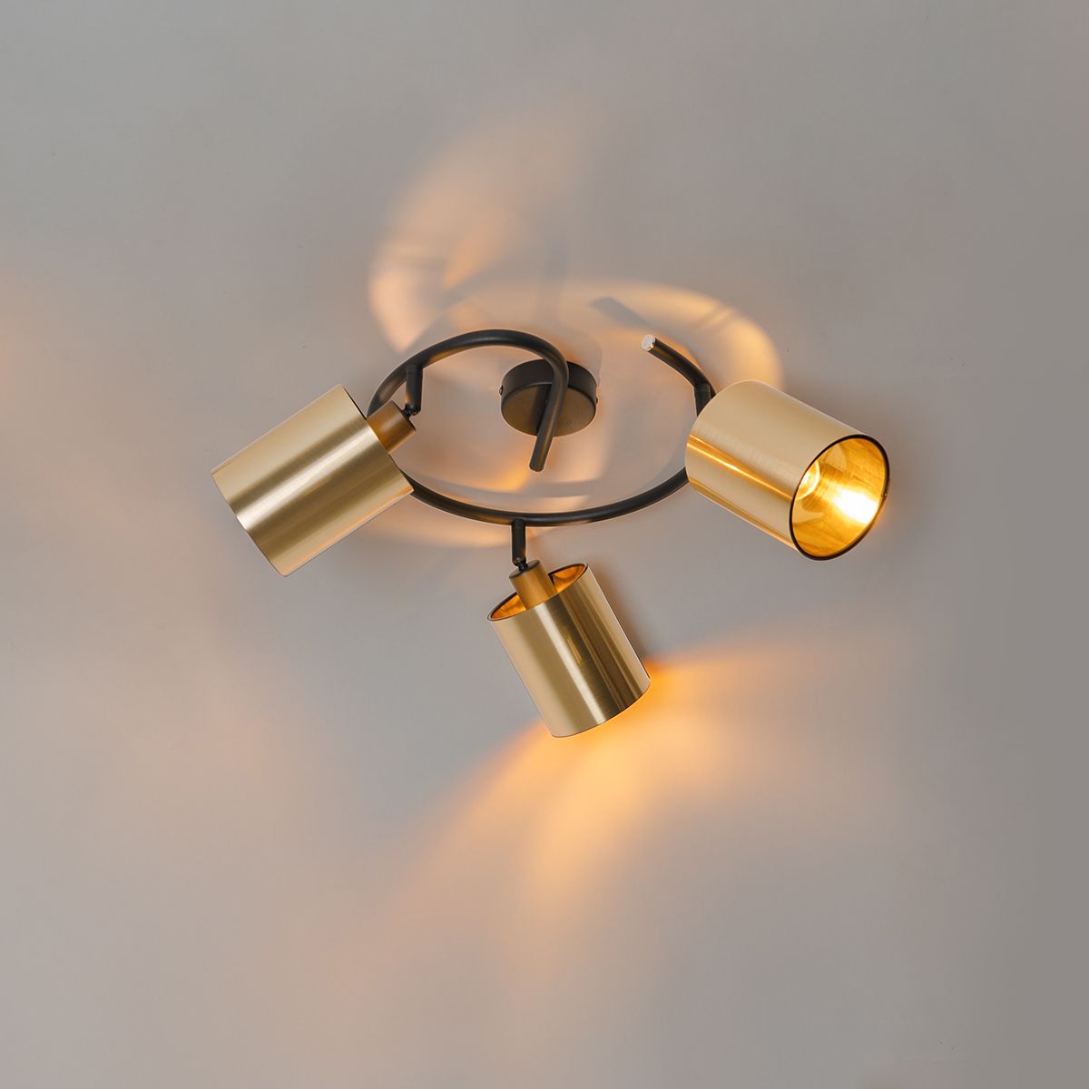 Moderne plafondlamp zwart en goud 3-lichts - Lofty