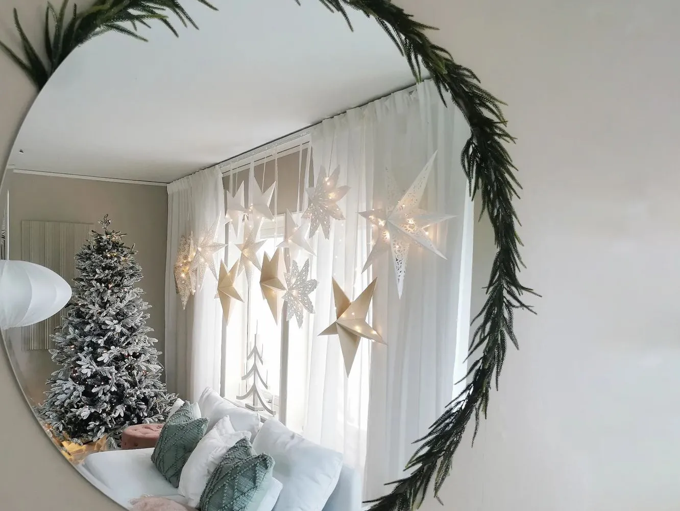 Besneeuwde kunstkerstboom BASSIE 210 cm Wit