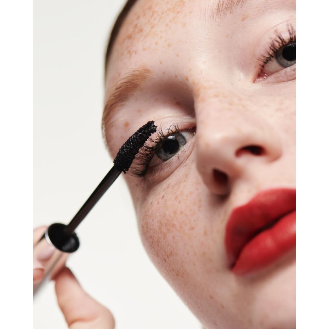 High Impact™ Zero Gravity Mascara