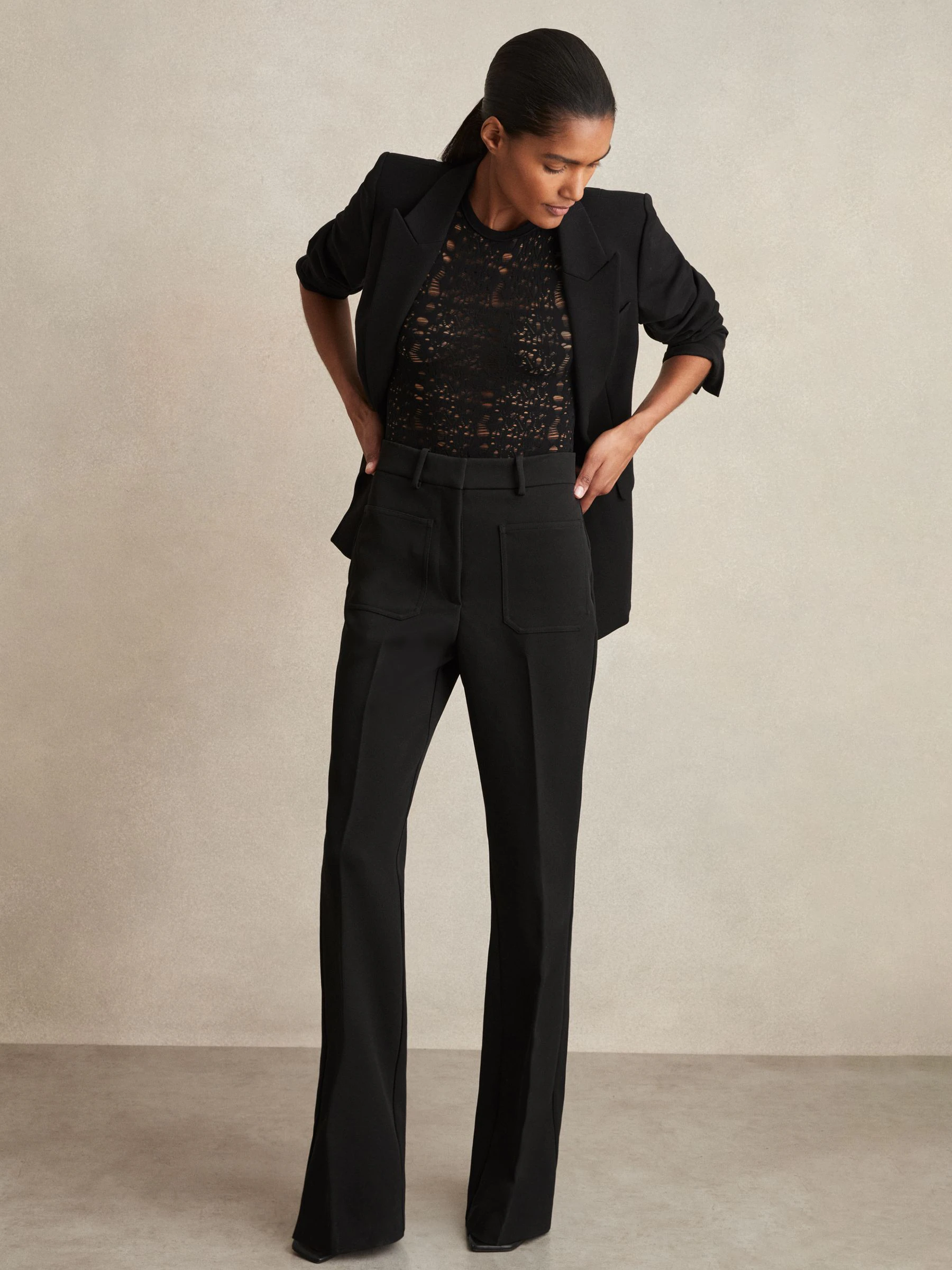 Zwart - Reiss Priya broek met keperstof, hoge taille en uitlopende pijpen