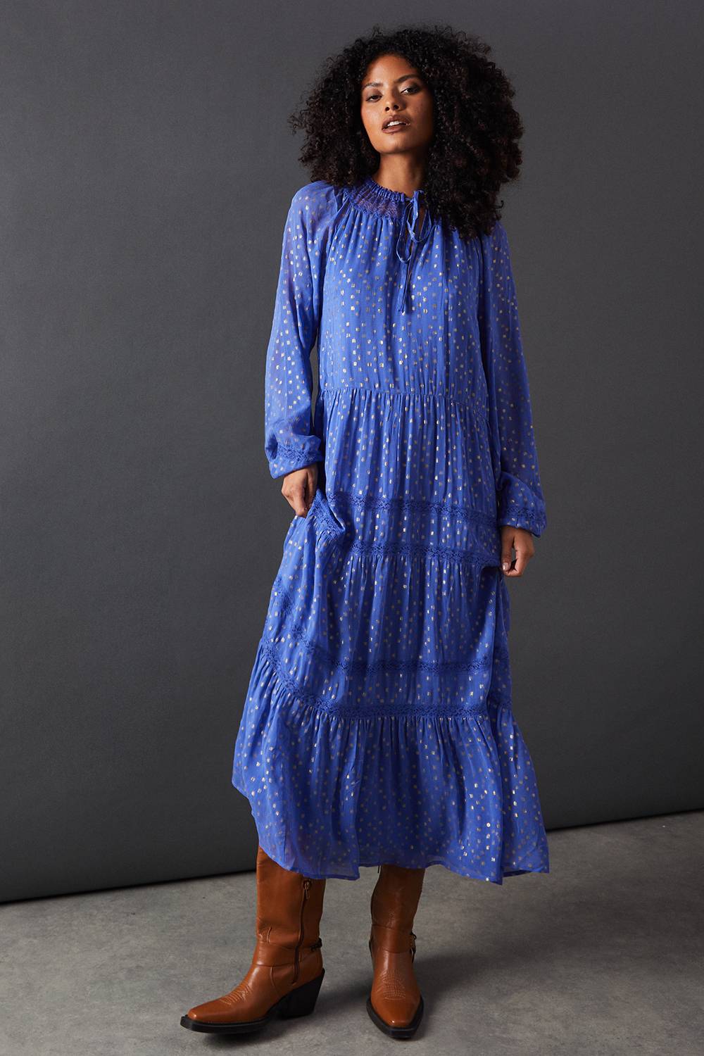 Warehouse Robe Smock Mi-longue en Jacquard Métallisé avec Insertions de Dentelle