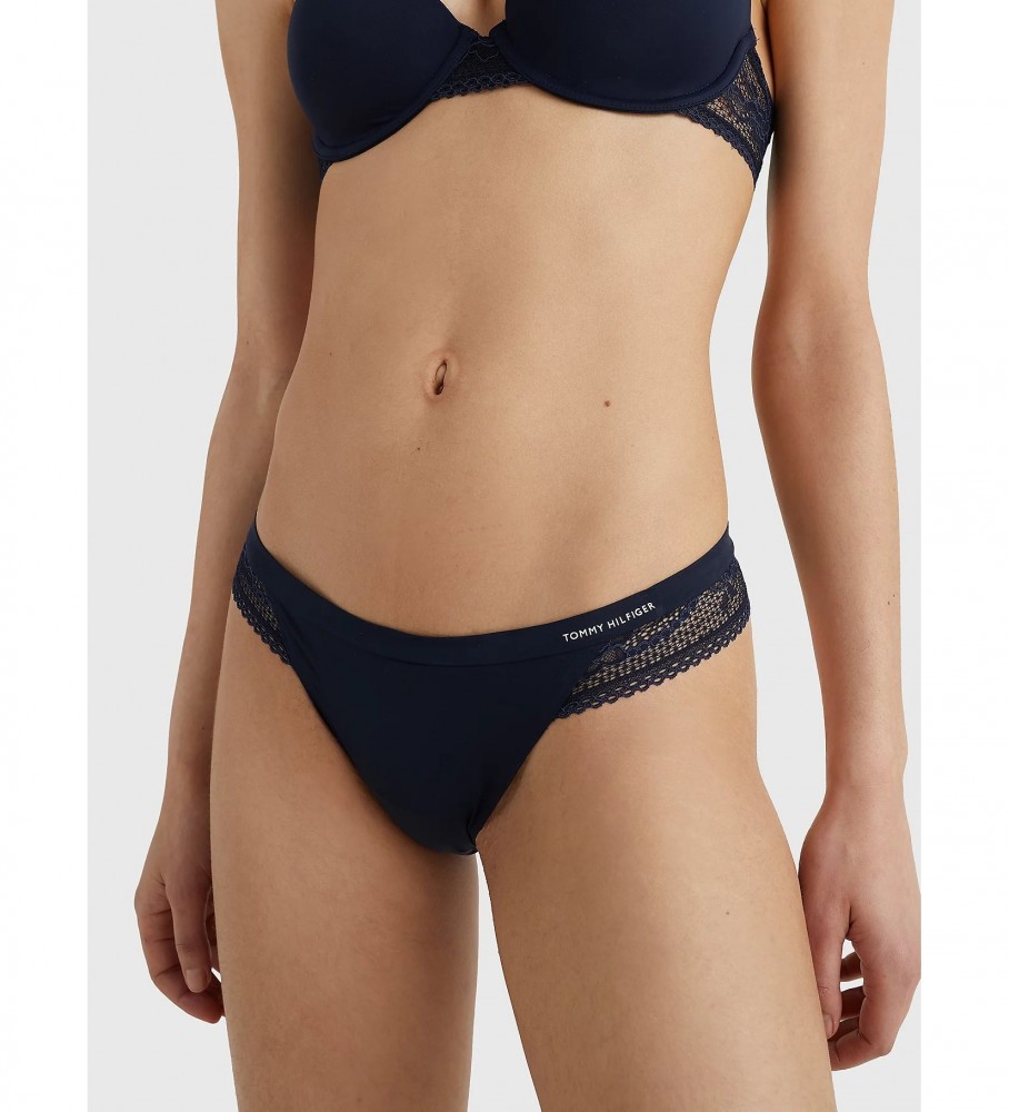 Calcinha fio dental exclusiva Tommy Hilfiger com detalhe em renda azul-marinho