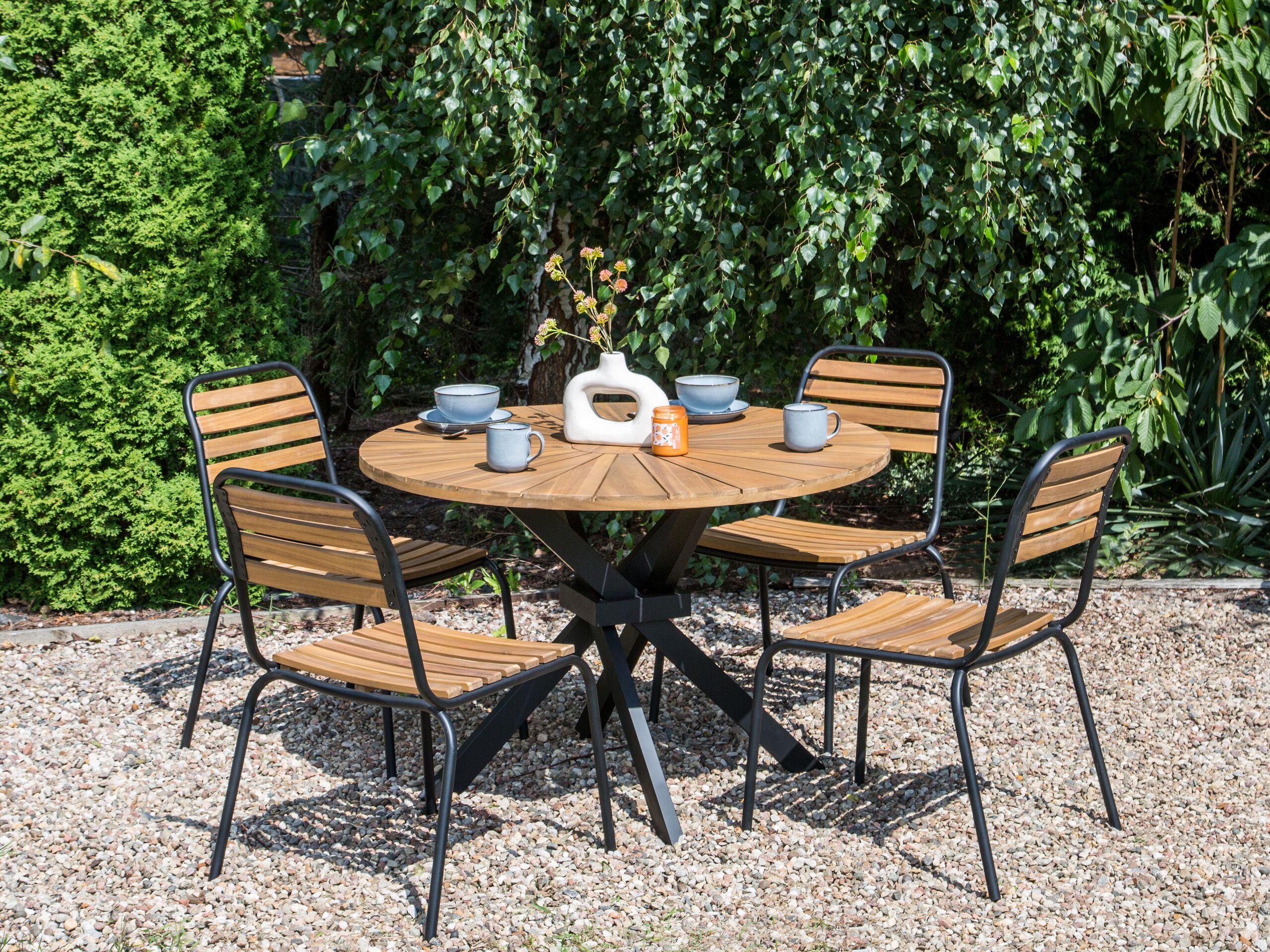 Beliani - CISSONE - Tuintafel - Lichthout -  110 cm - Acaciahout