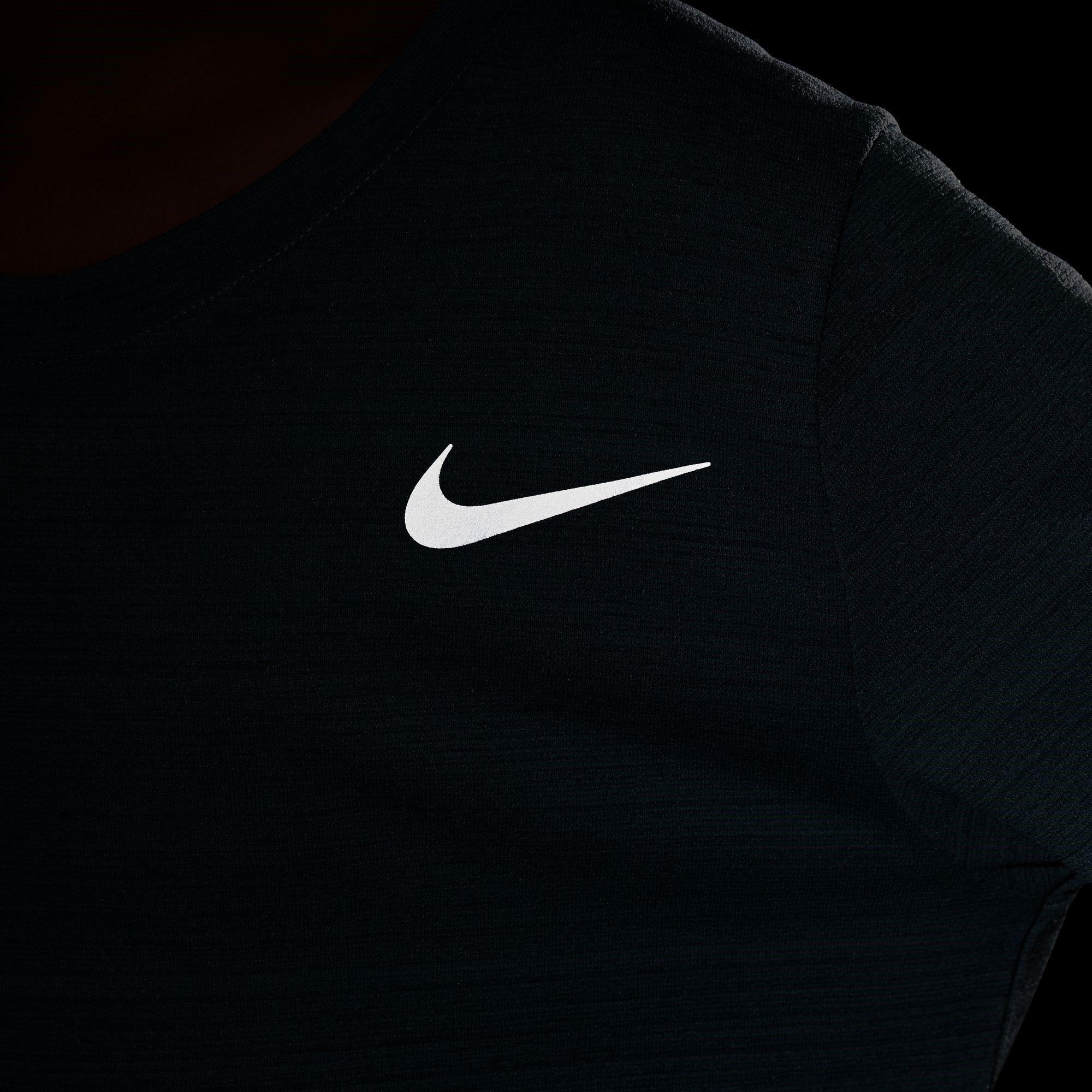 Nike Dri FIT Miler Big Kids(Boys) Training Top