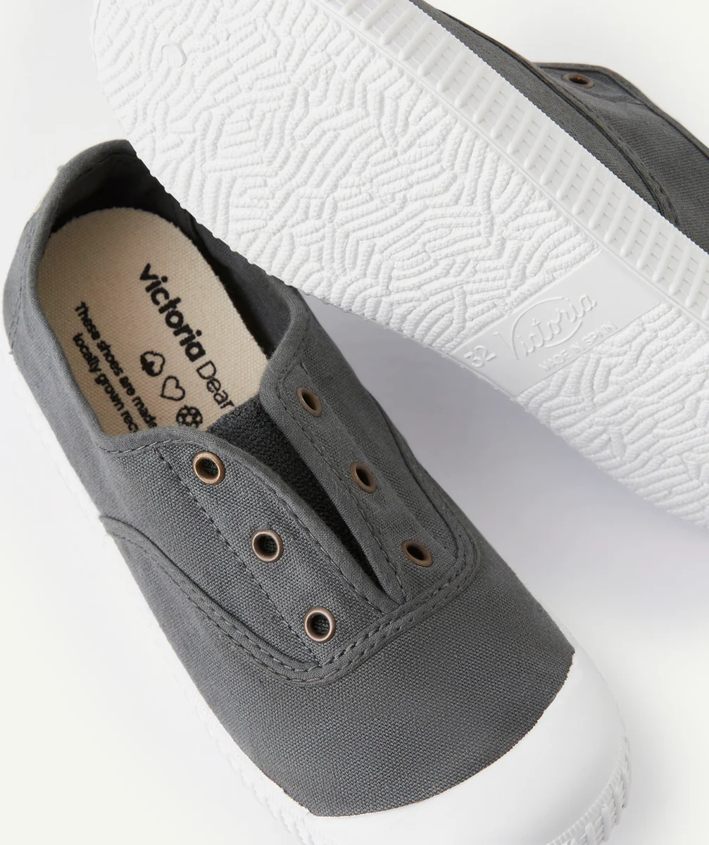 VICTORIACHAUSSURES EN TOILE DE FIBRES RECYCLÉES GRISES FONCÉES