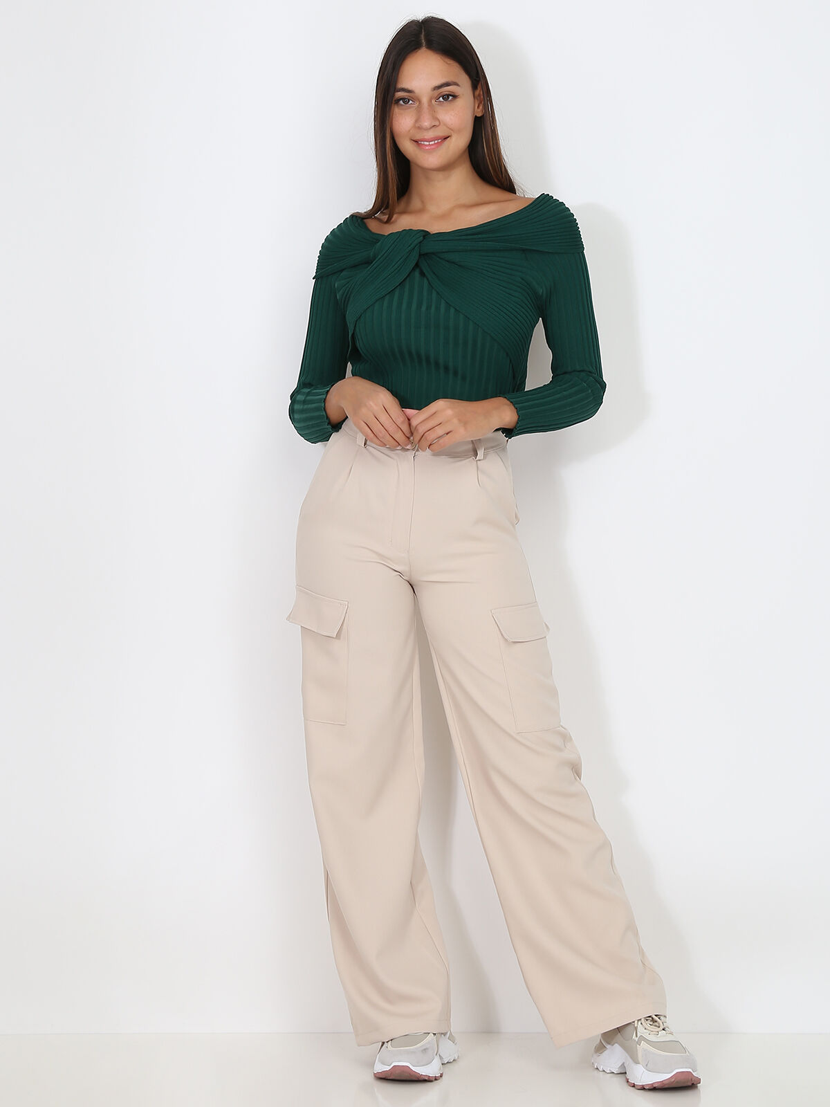 Pantalon léger cargo évasé- Beige