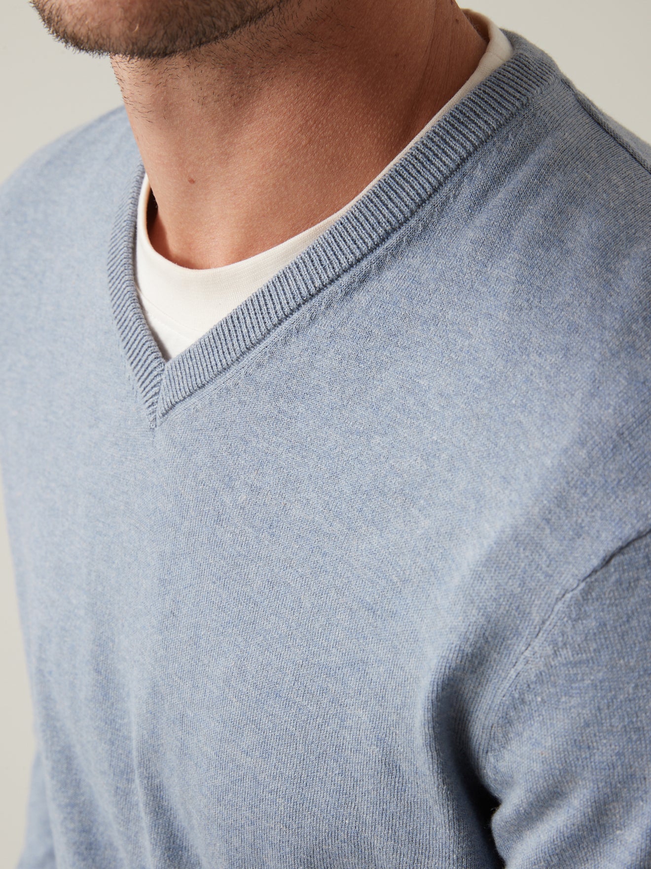 Pull col V homme coton, soie et cachemire
