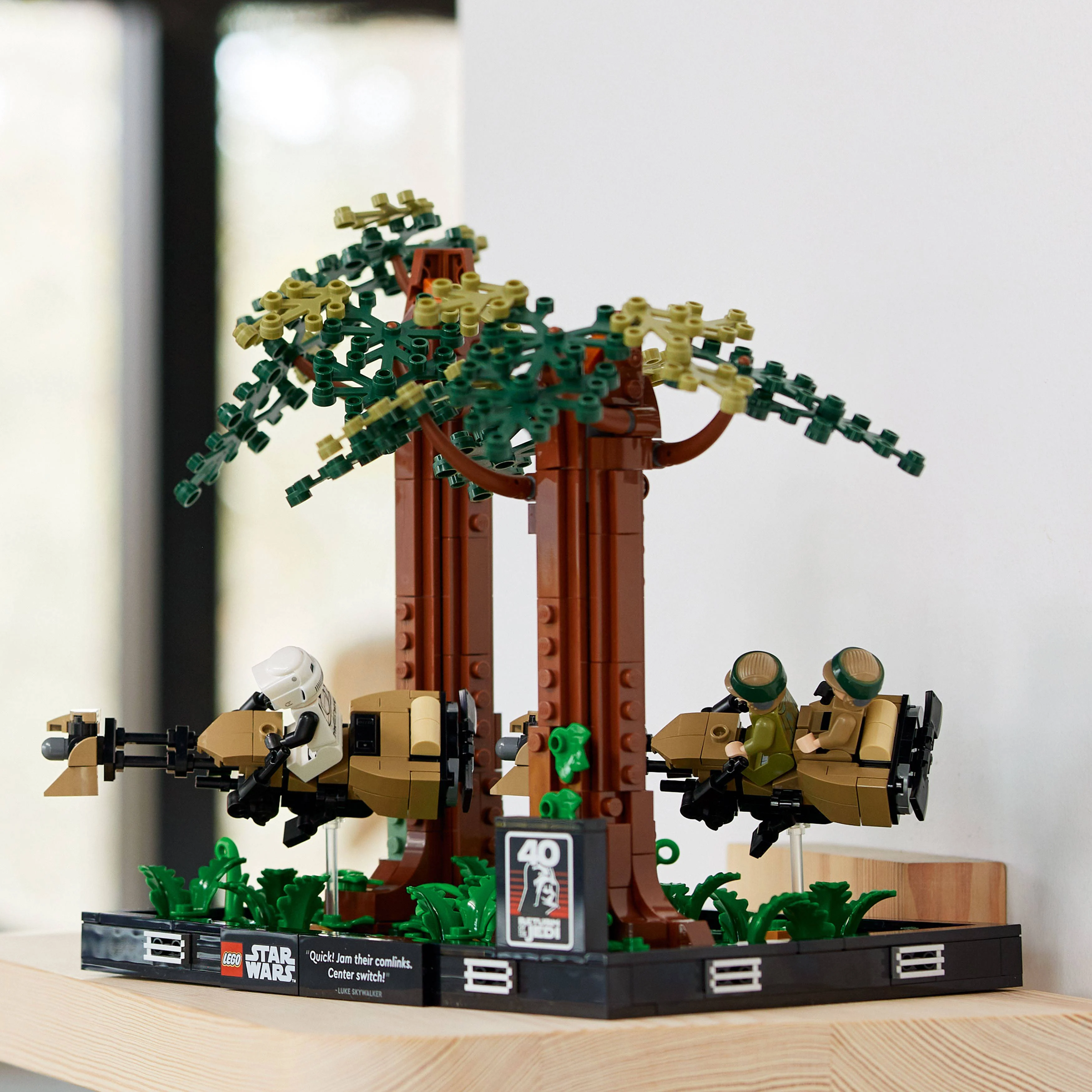 LEGO Endor™ speederachtervolging diorama 75353
