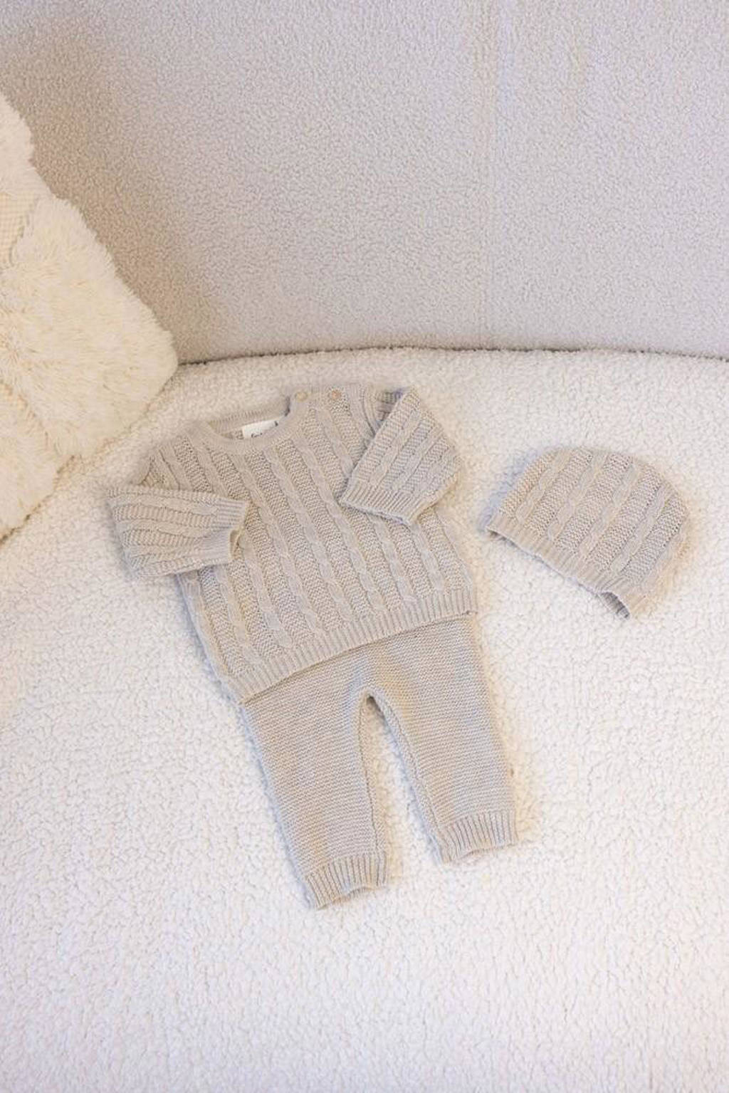 Feetje gebreide muts beige