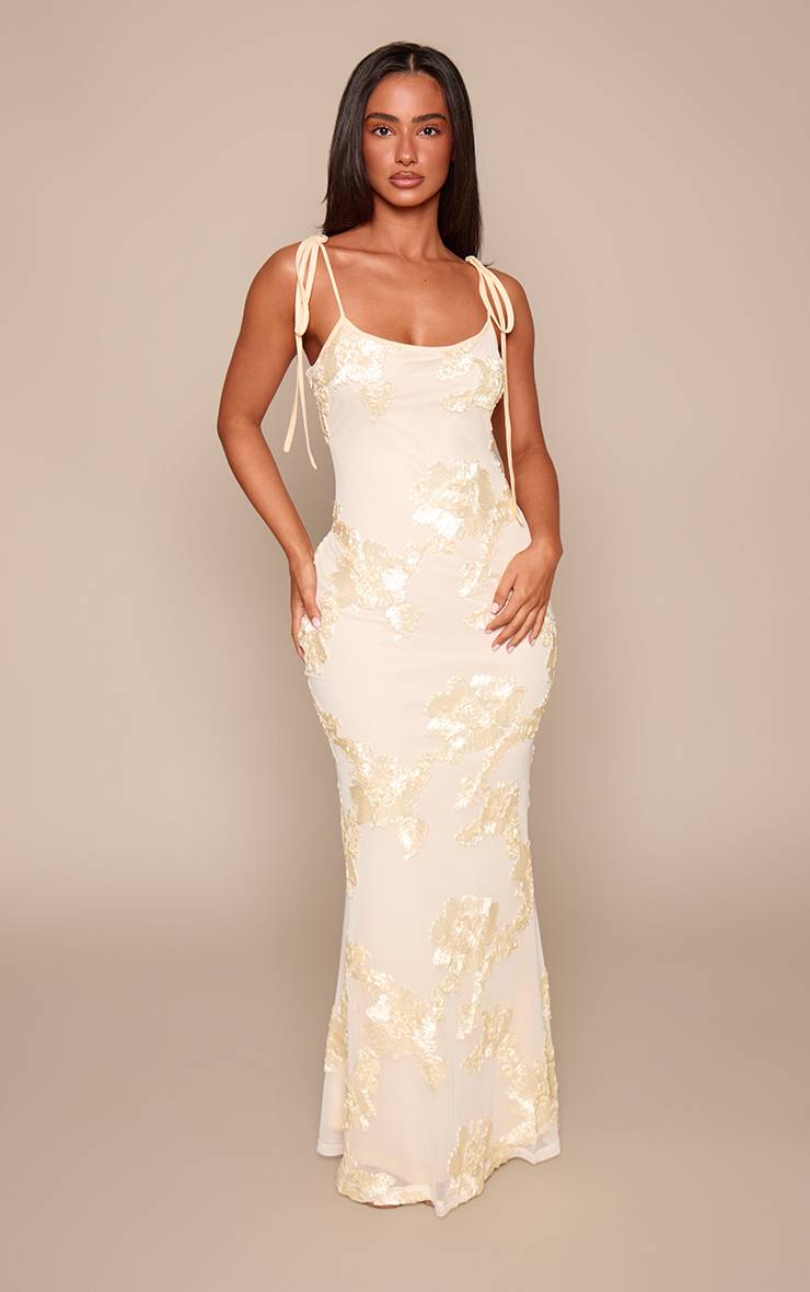 Butter Cream Robe Maxi À Détails Floraux Petite Taille