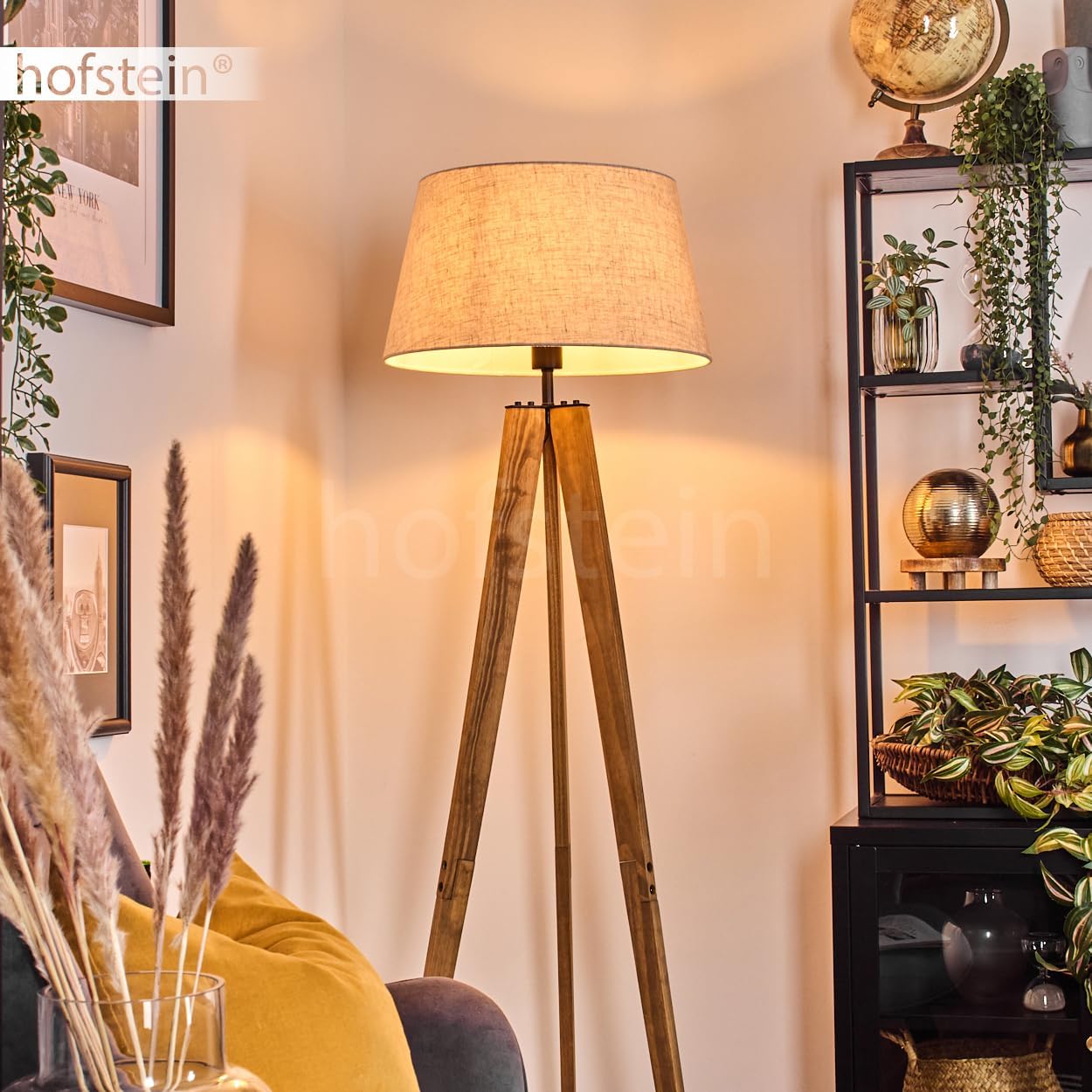 Stehleuchte Bassagoda, Stehlampe aus Holz/Metall/Stoff in Naturfarben/Schwarz/Beige, Leuchte im skandinavischen Design mit rundem Schirm (Ø 45 cm) u. Fußschalter, 159 cm, 1 x E27, ohne Leuchtmittel