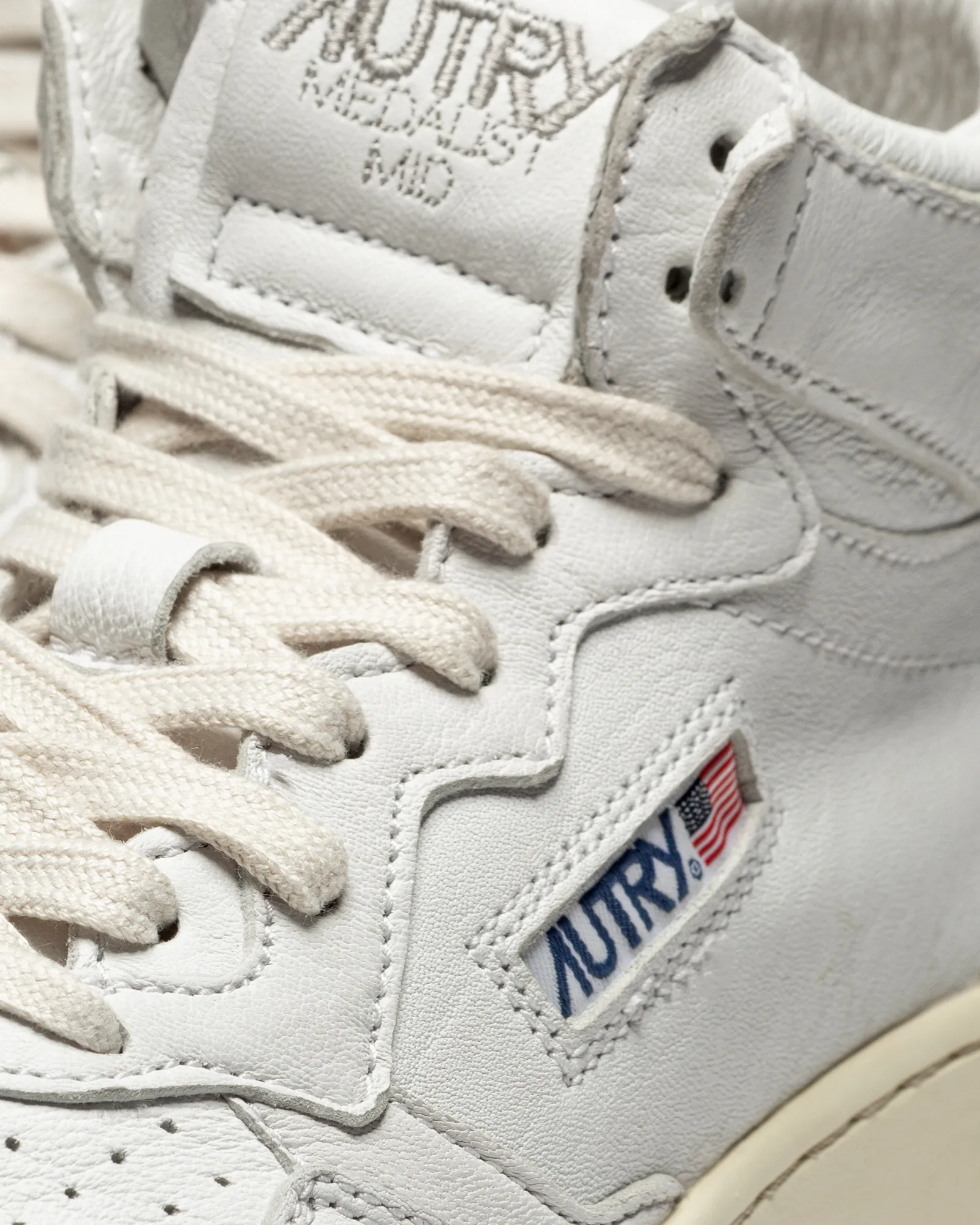 Autry Action Shoes WMNS AUTRY 01 MID