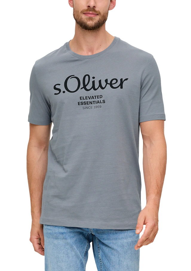 s.Oliver T-Shirt , aus atmungsaktiver Baumwolle