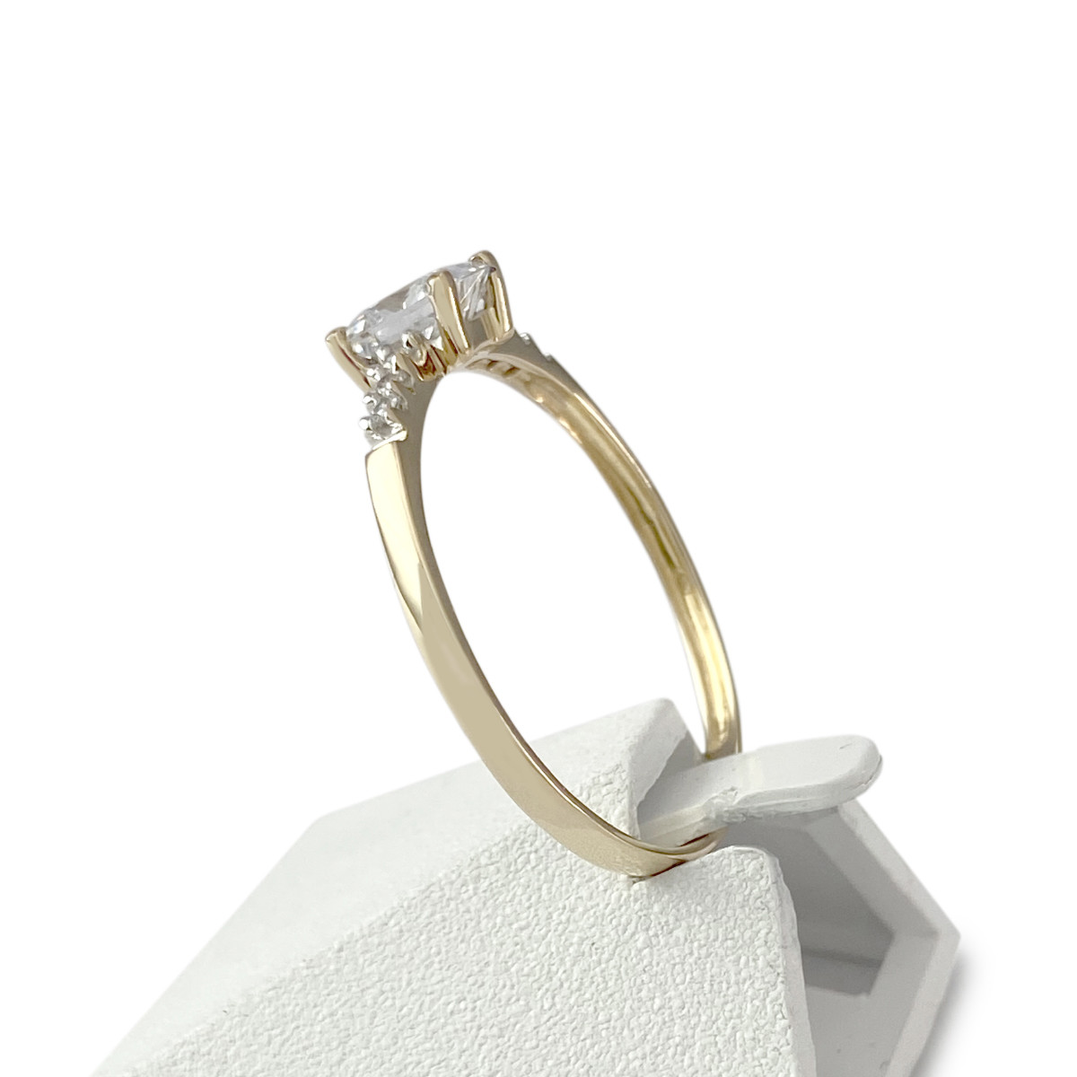 Bague d'occasion or 750 jaune zirconias