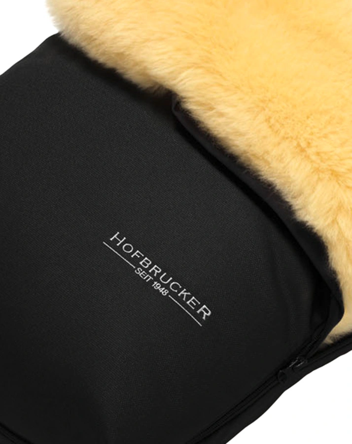 Lammfell-Fußsack PUTZI für Kinderwagen in schwarz