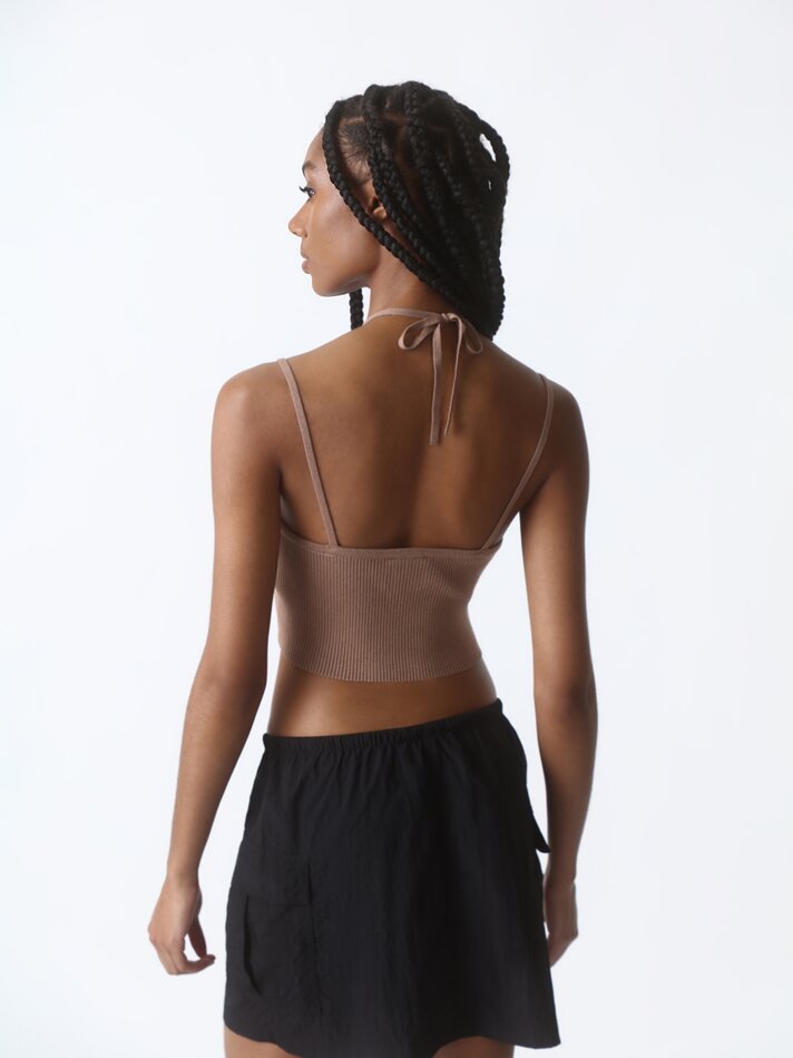 Top cropped canelado - Marrom