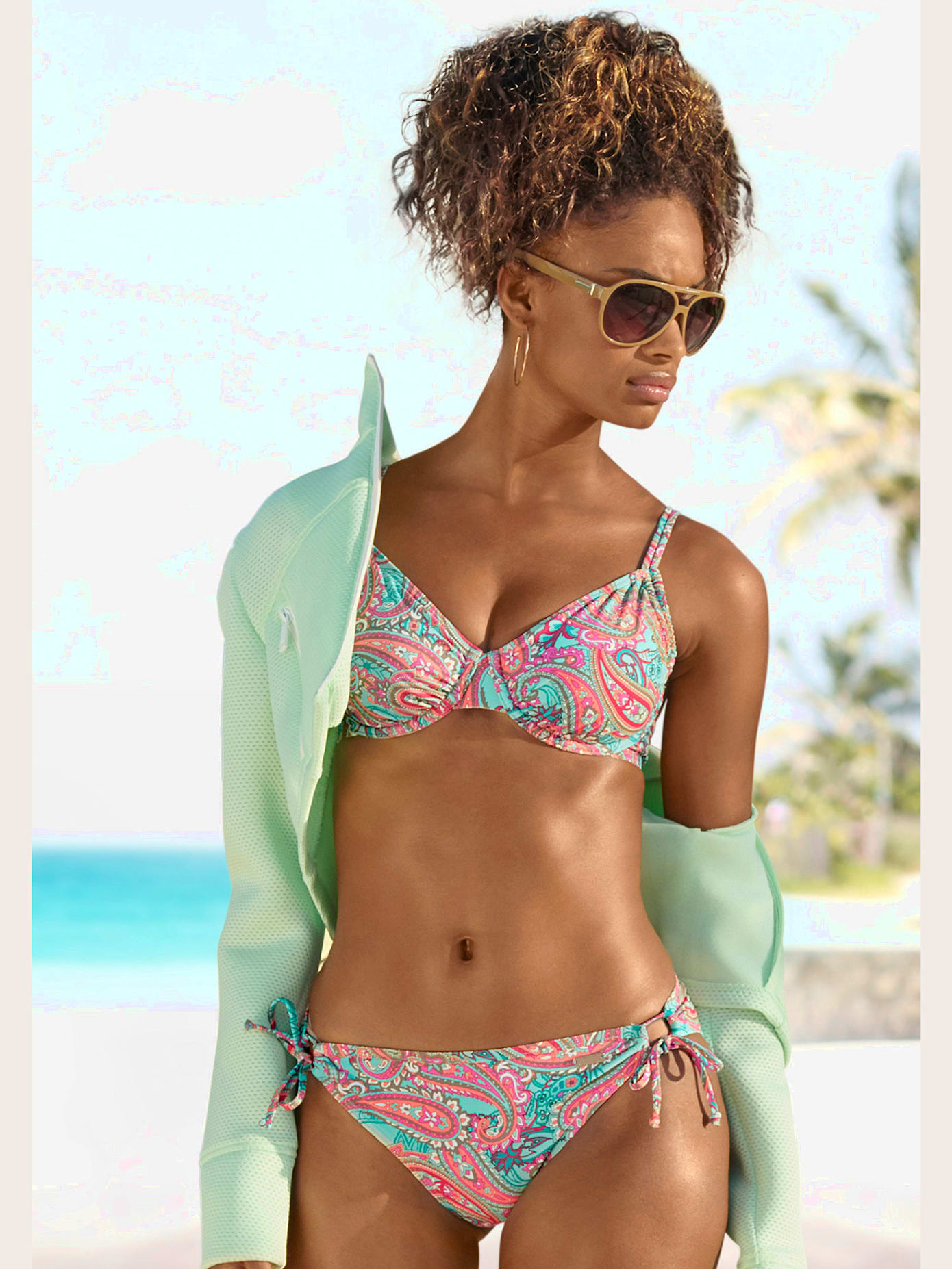 Haut de maillot de bain à armatures imprimé, effet de couleur différent pour chaque pièce