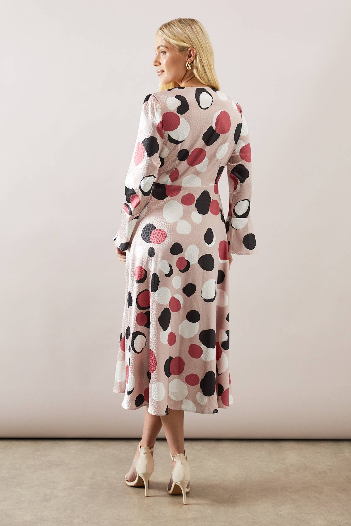 Wallis Robe Midi Portefeuille en Jacquard de Satin Floral Petite