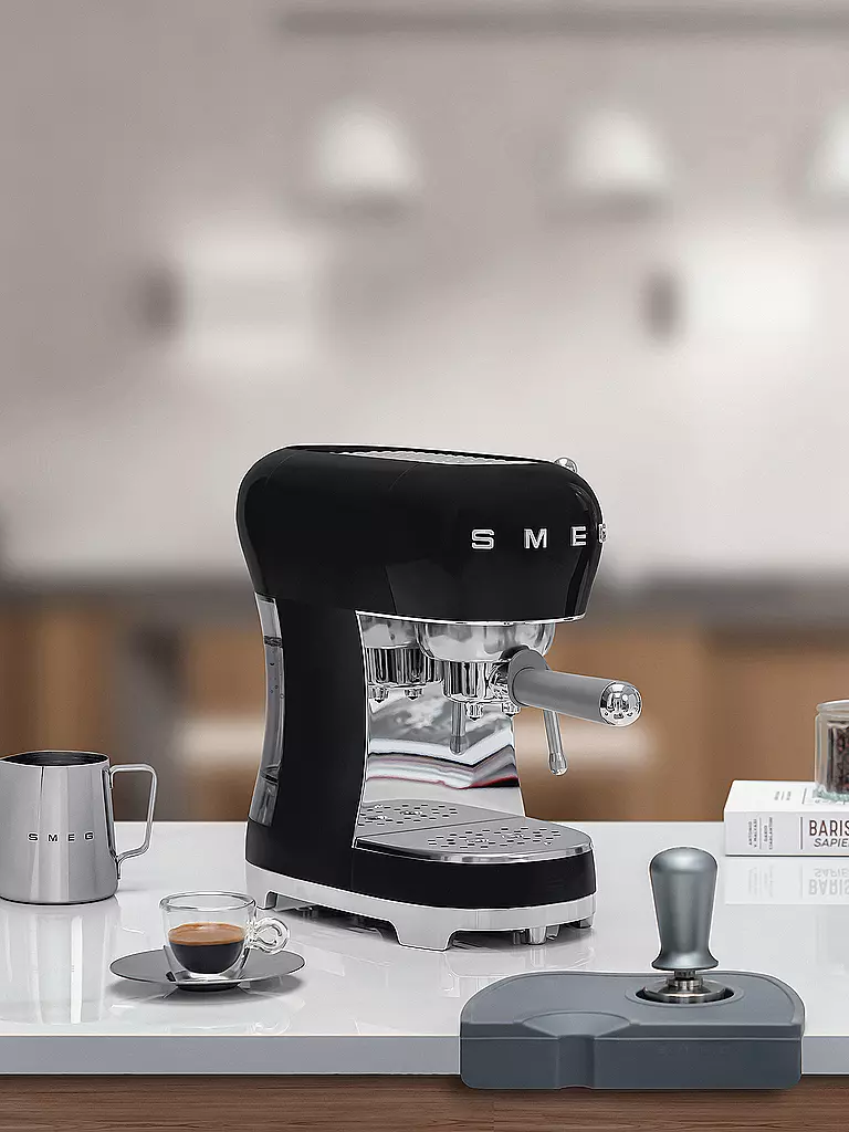 SMEG Espresso-Kaffeemaschine 50s Retro Style Schwarz ECF02BLEU schwarz