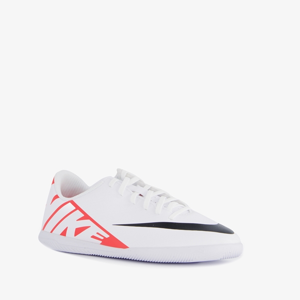 De Nike Vapor 15 Club kinder zaalschoenen wit