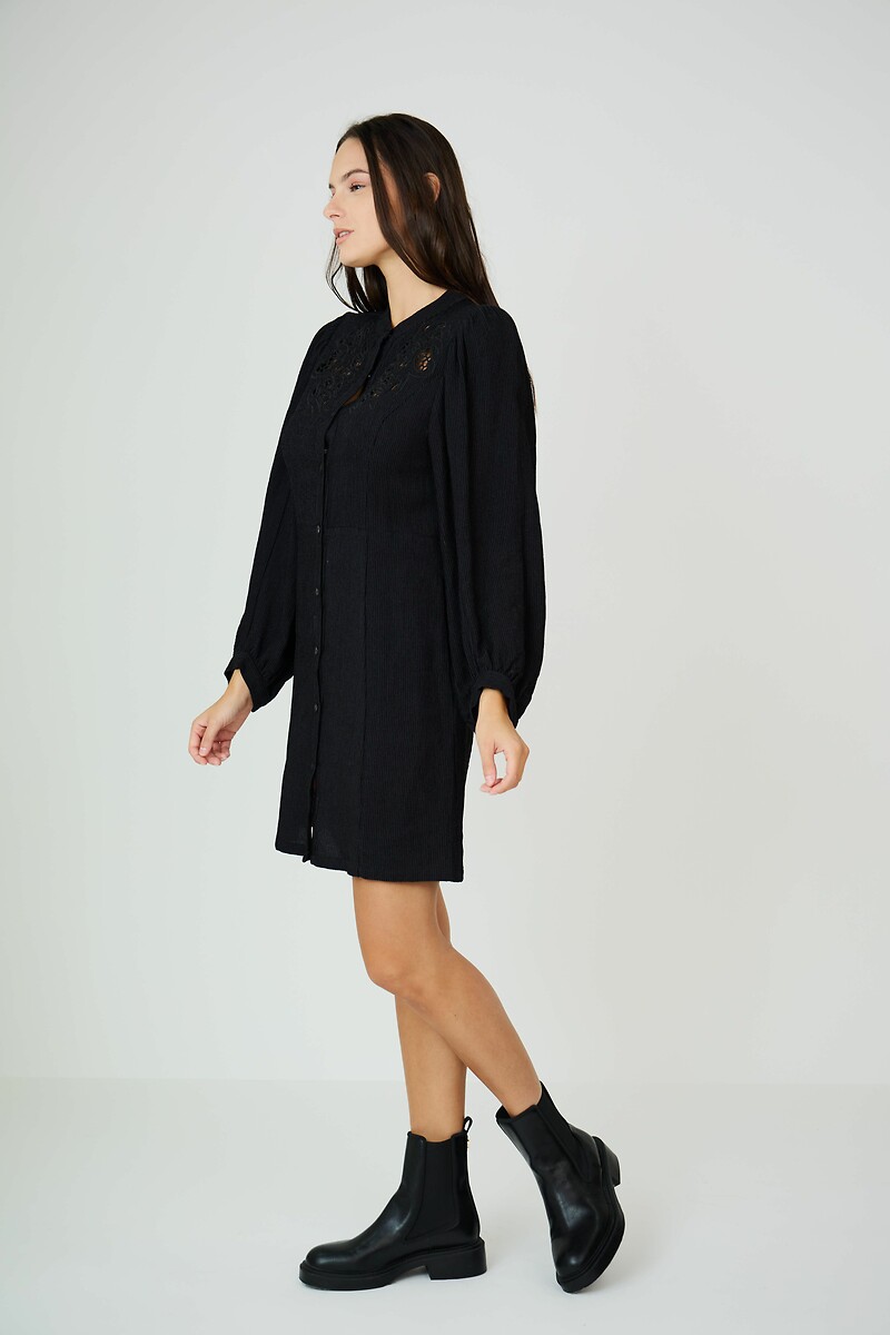 ATÉ BREVE<br>Vestido curto com mangas compridas e gola alta