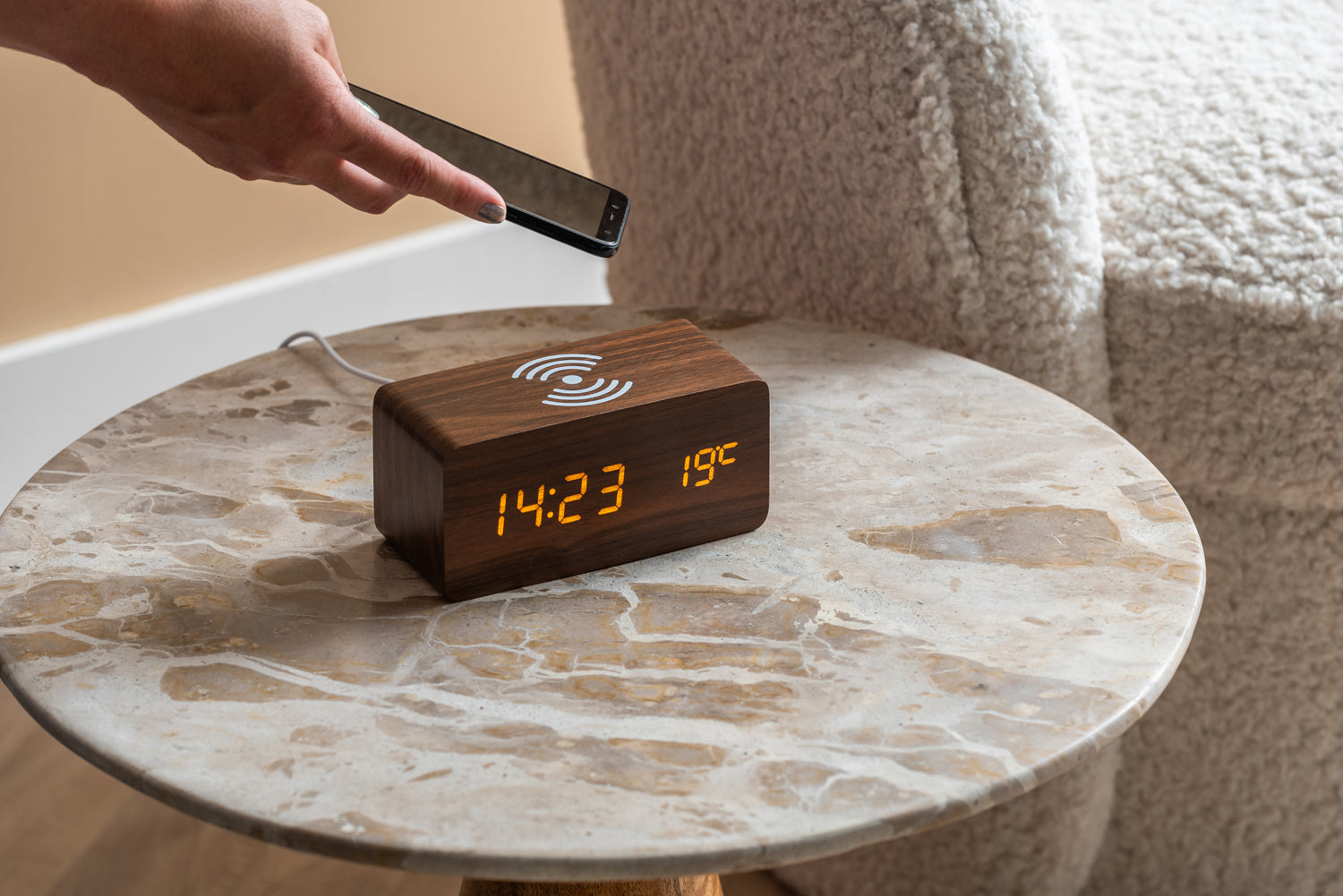Karlsson - Alarm Clock Block w. Phone Charger LED