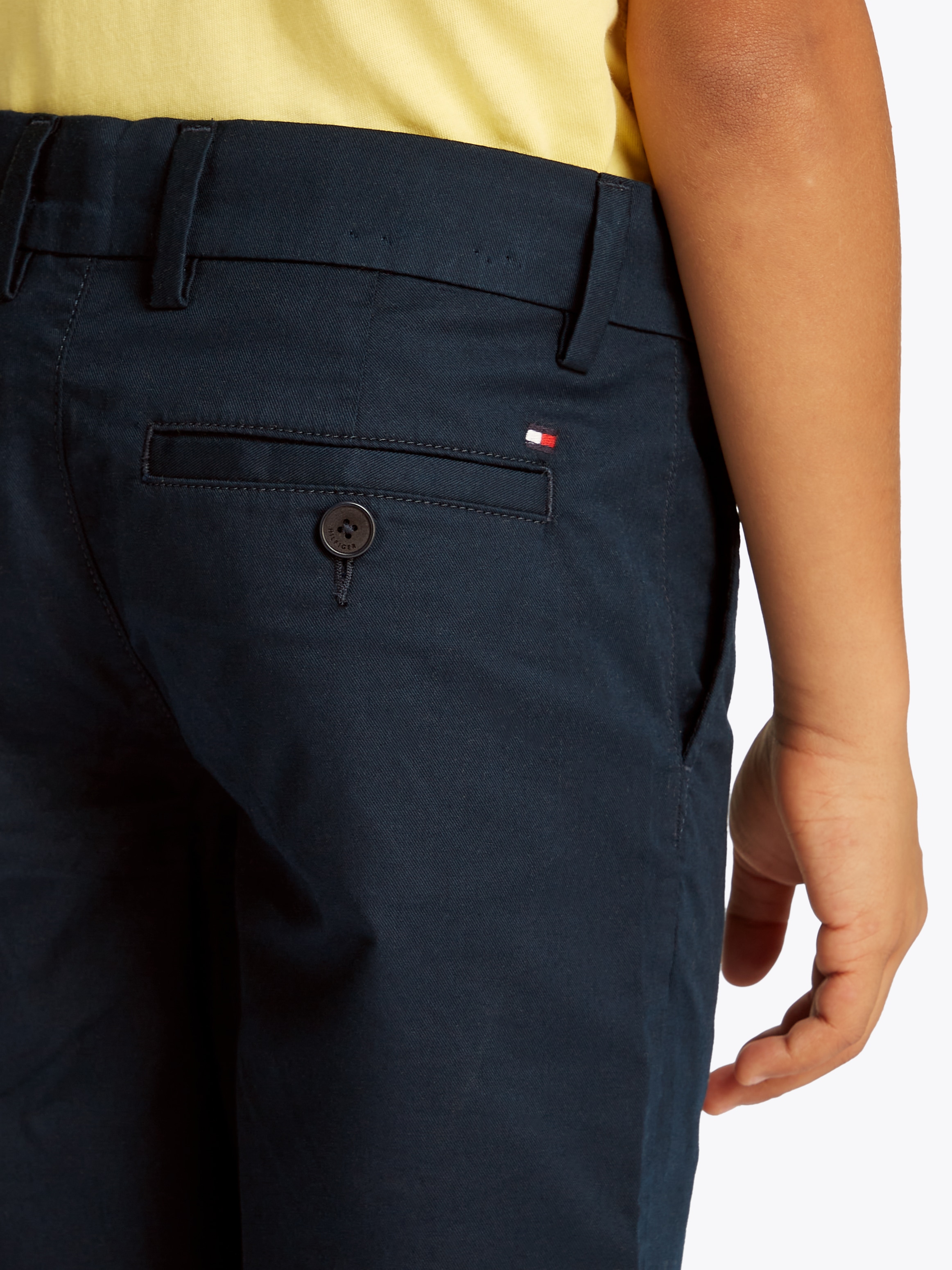 Tommy Hilfiger Shorts »1985 CHINO SHORT«  mit Logostickerei