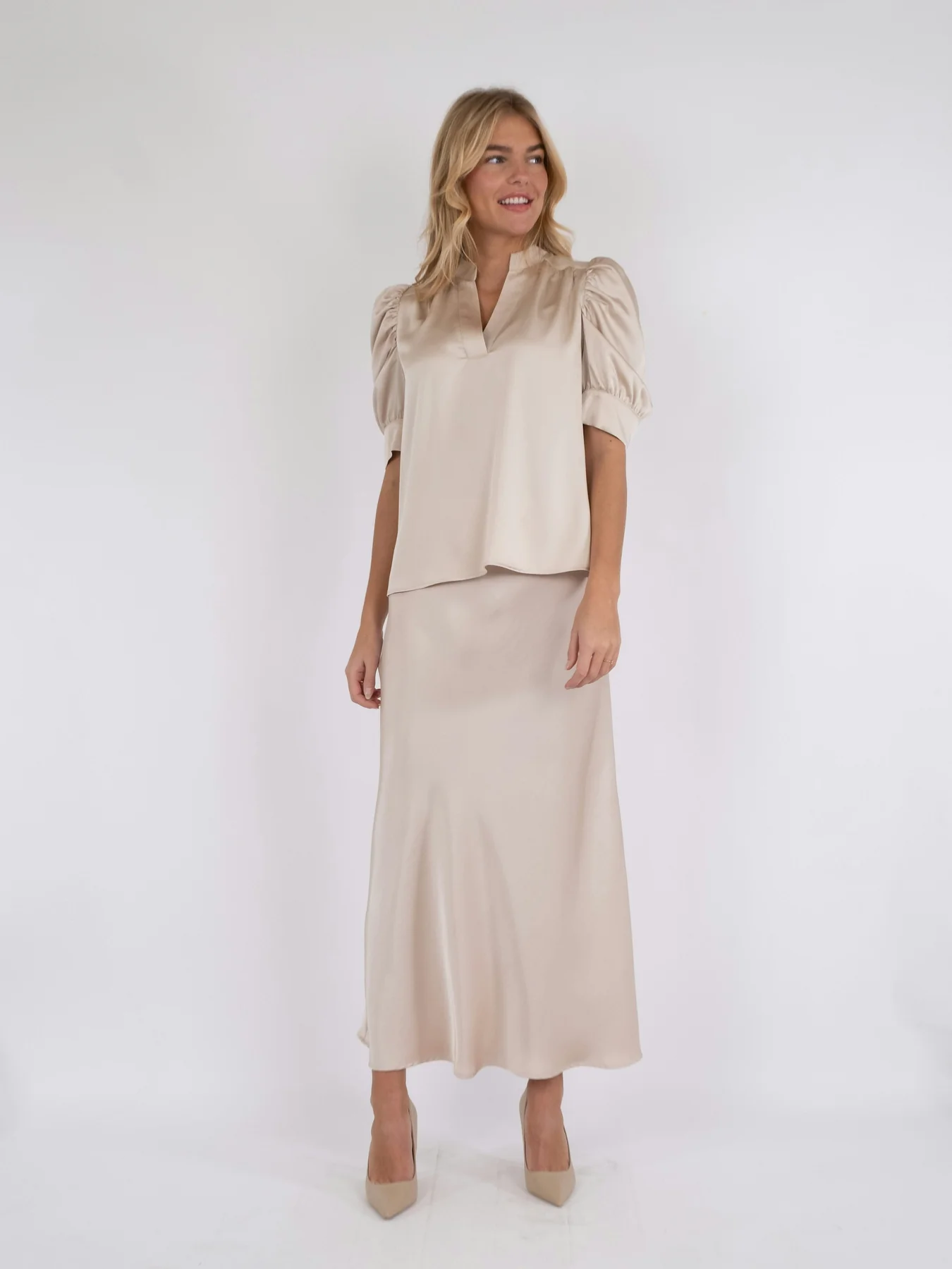 Neo Noir Roella Heavy Sateen Blouse champagne