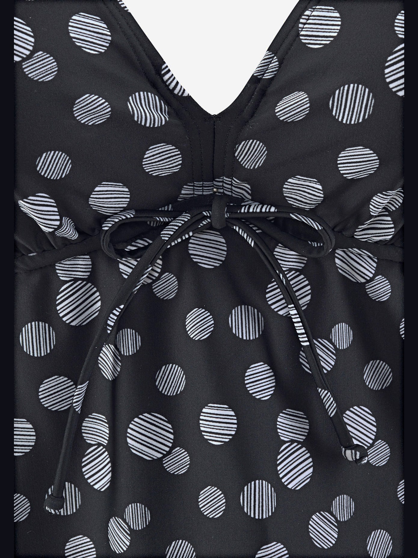 Tankini à armatures toujours tendance : imprimé à pois